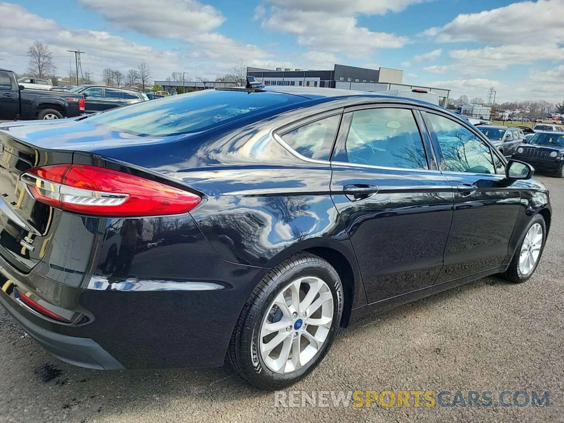 4 fotografías del automóvil dañado 3FA6P0LU3LR177043 FORD FUSION 2020