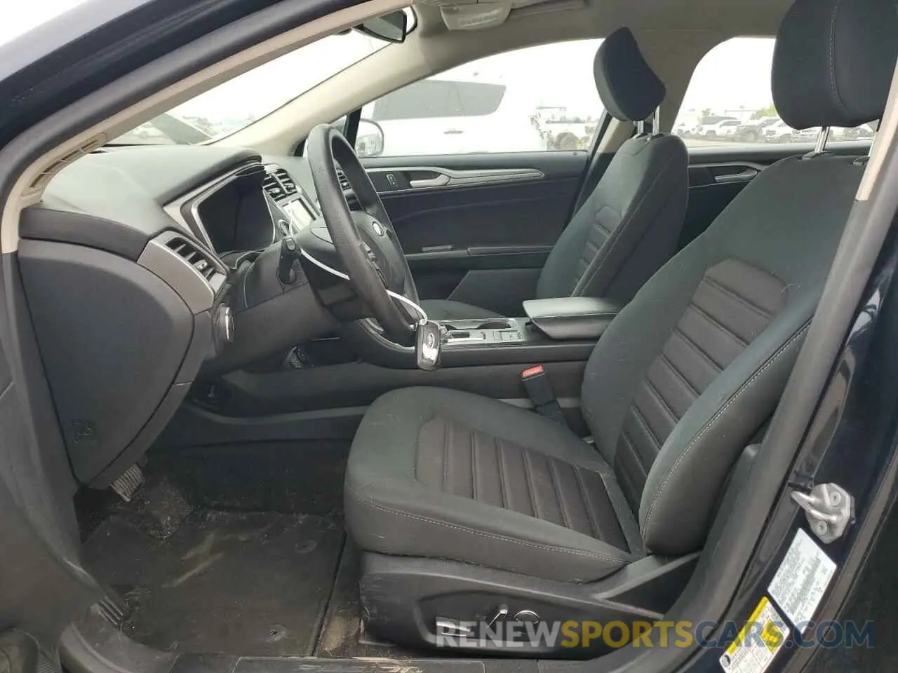 7 fotografías del automóvil dañado 3FA6P0LU3LR189922 FORD FUSION 2020