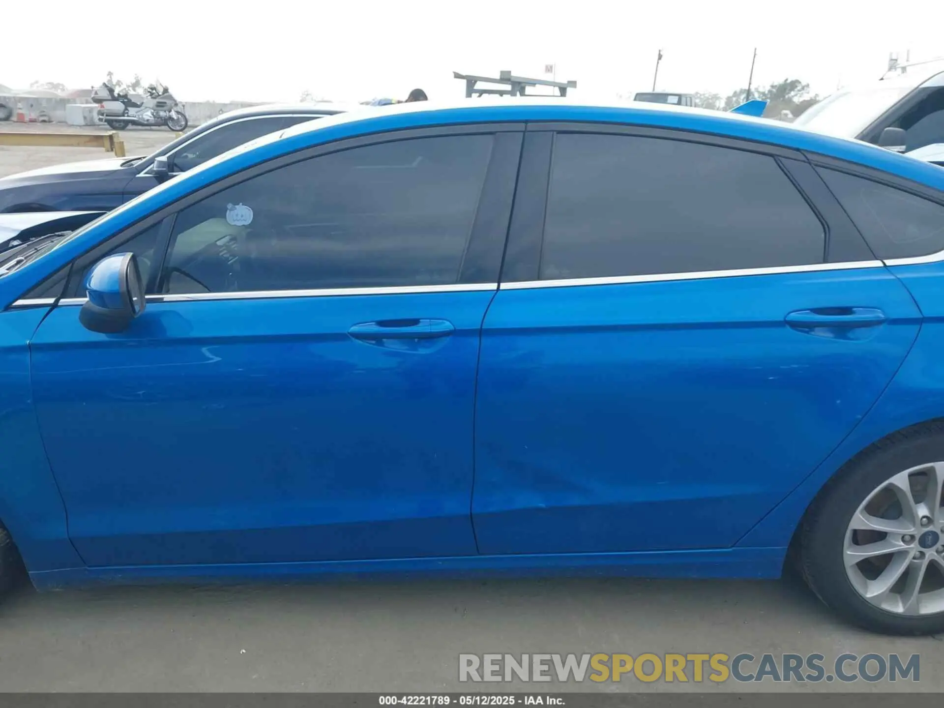 14 fotografías del automóvil dañado 3FA6P0LU3LR233370 FORD FUSION 2020