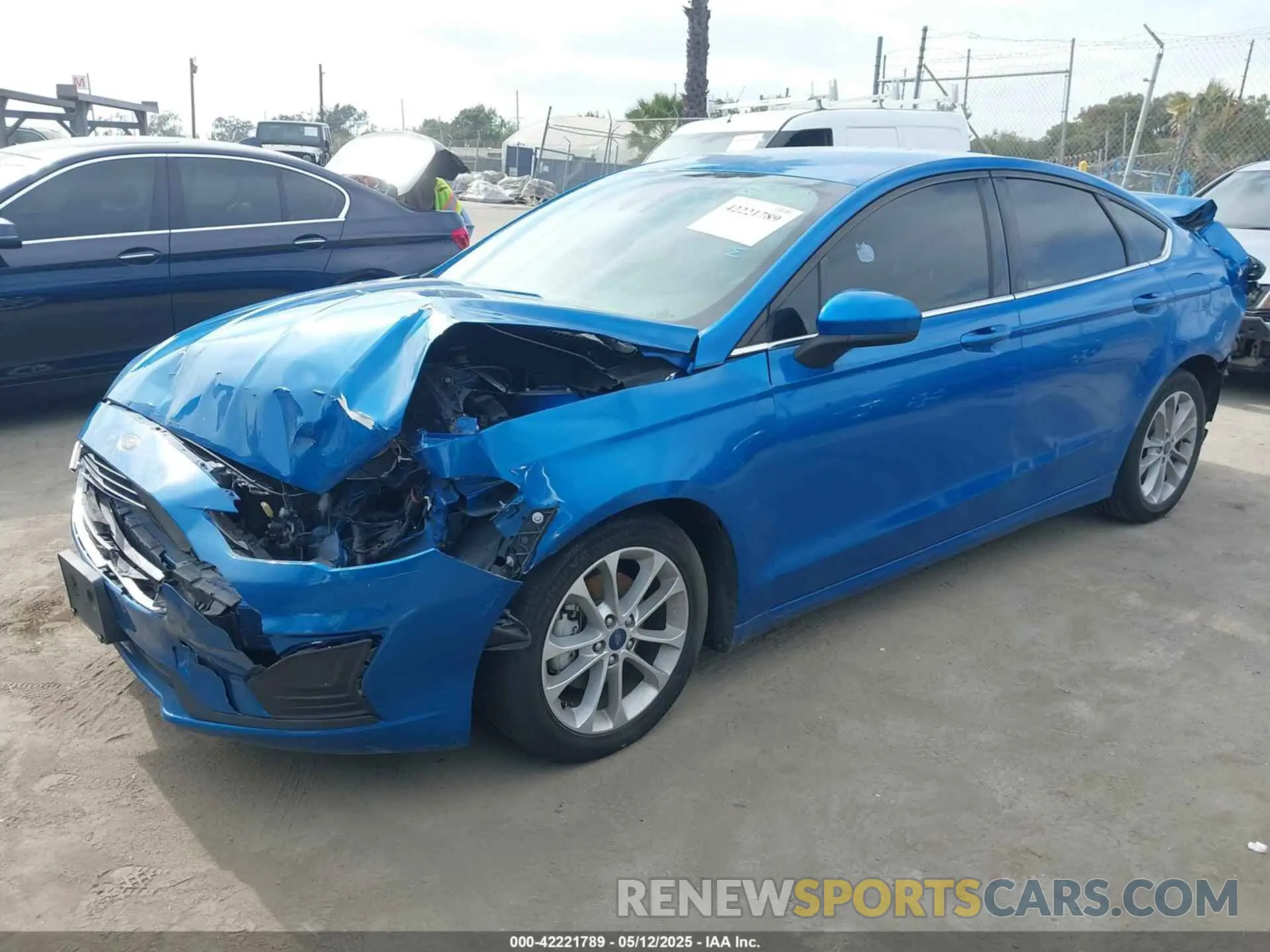 2 fotografías del automóvil dañado 3FA6P0LU3LR233370 FORD FUSION 2020