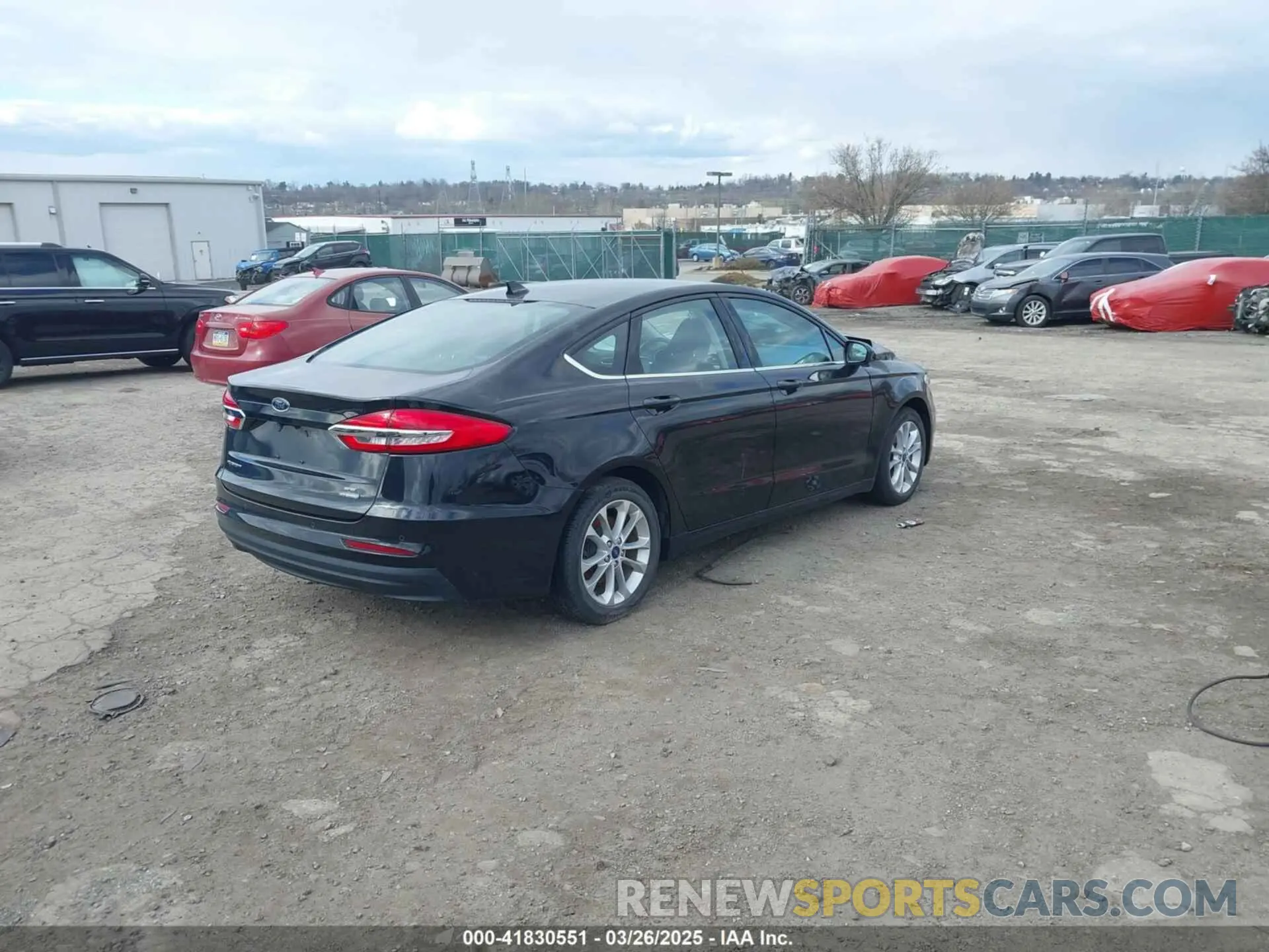 4 fotografías del automóvil dañado 3FA6P0LU4LR140390 FORD FUSION 2020