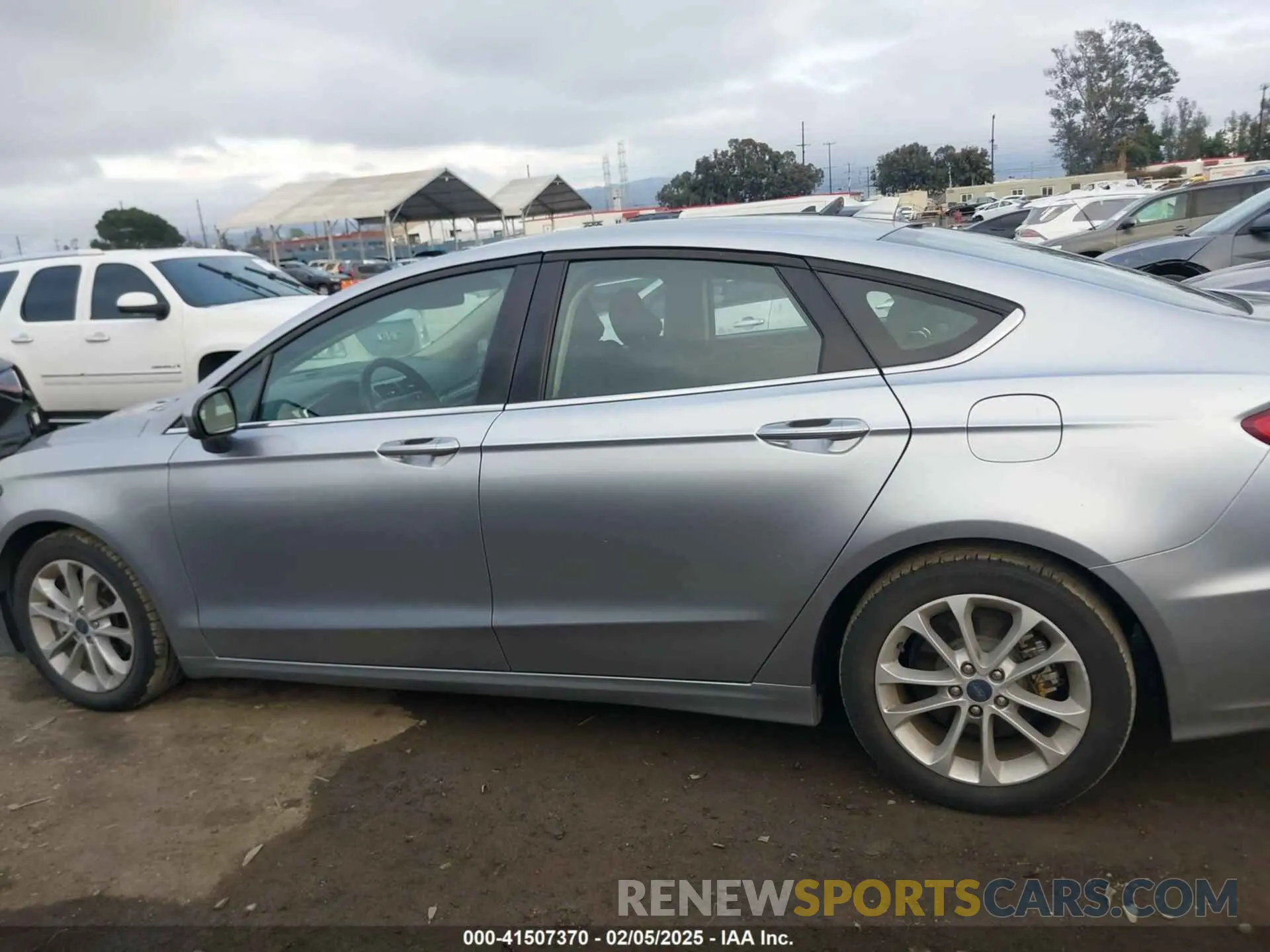 14 fotografías del automóvil dañado 3FA6P0LU4LR254714 FORD FUSION 2020