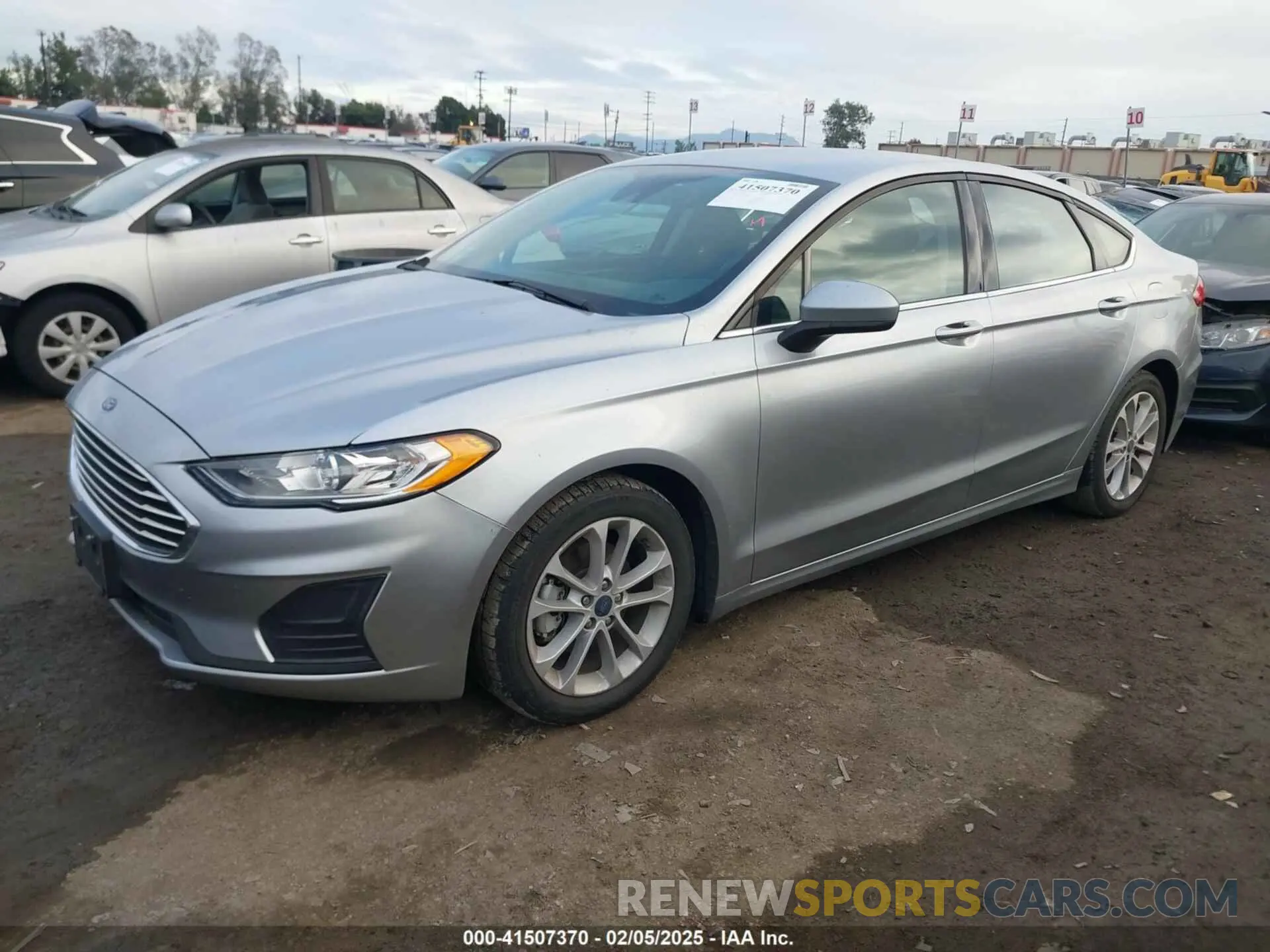 2 fotografías del automóvil dañado 3FA6P0LU4LR254714 FORD FUSION 2020
