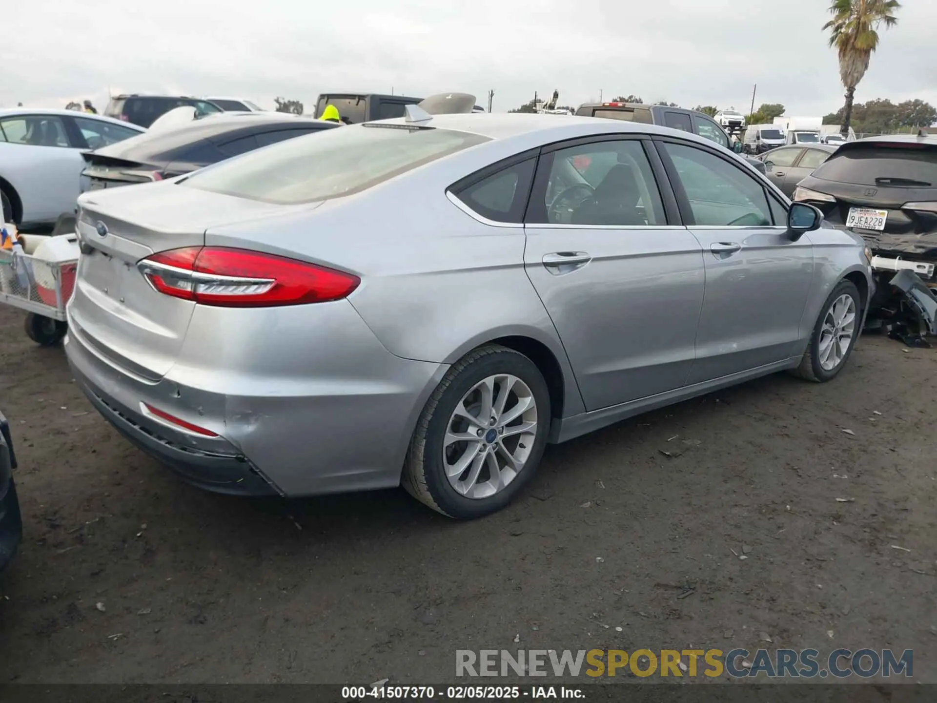 4 fotografías del automóvil dañado 3FA6P0LU4LR254714 FORD FUSION 2020