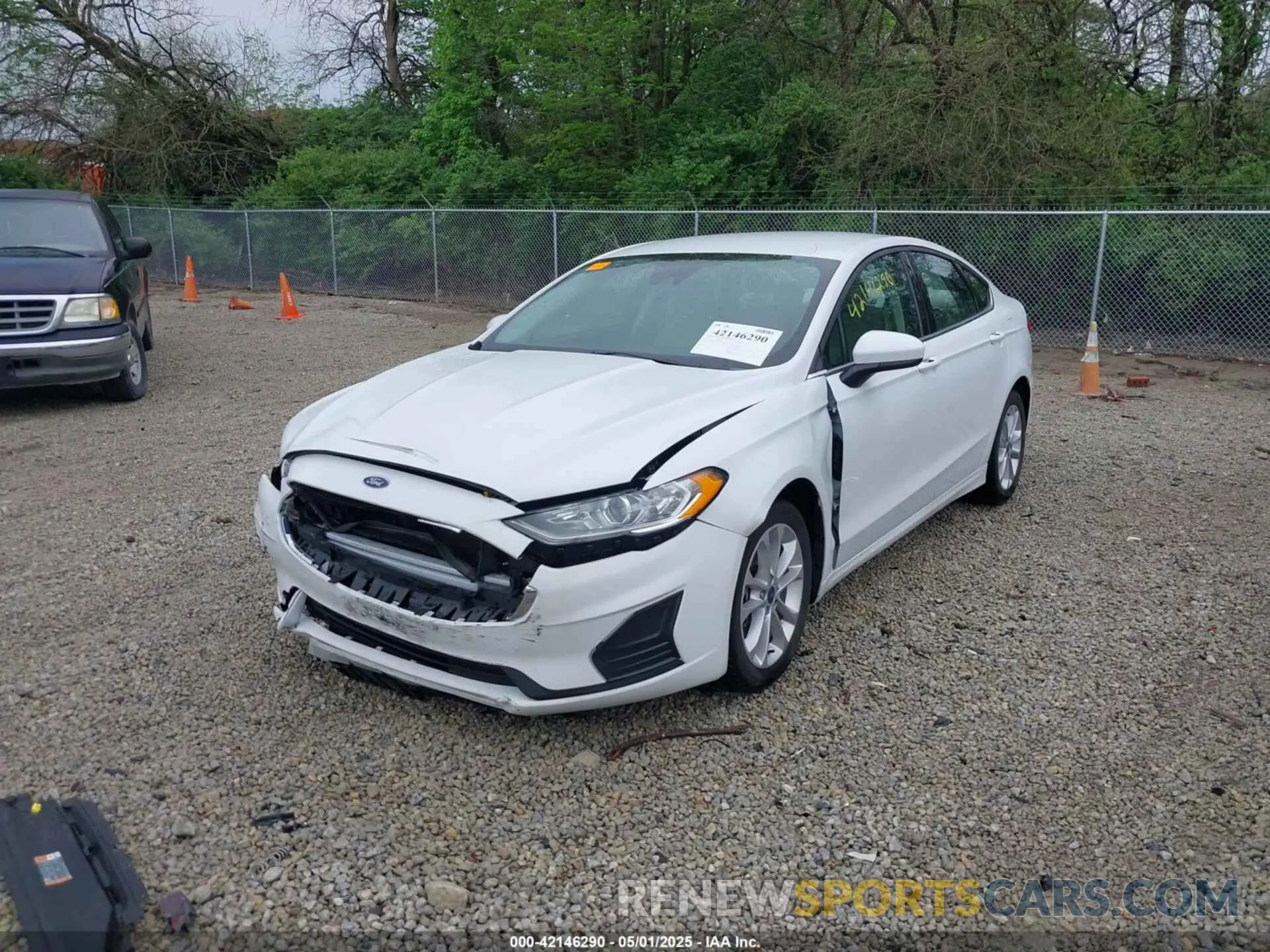 2 fotografías del automóvil dañado 3FA6P0LU5LR151074 FORD FUSION 2020