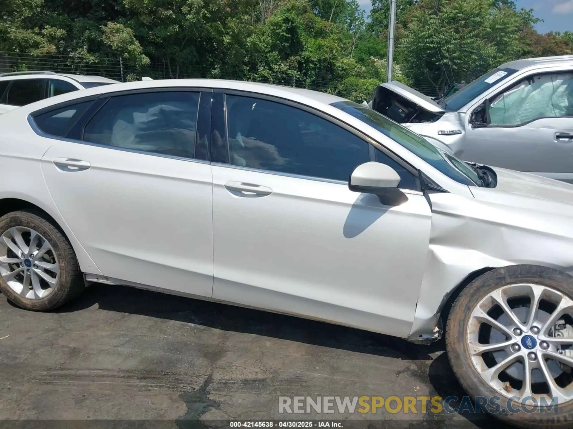 13 fotografías del automóvil dañado 3FA6P0LU5LR153942 FORD FUSION 2020