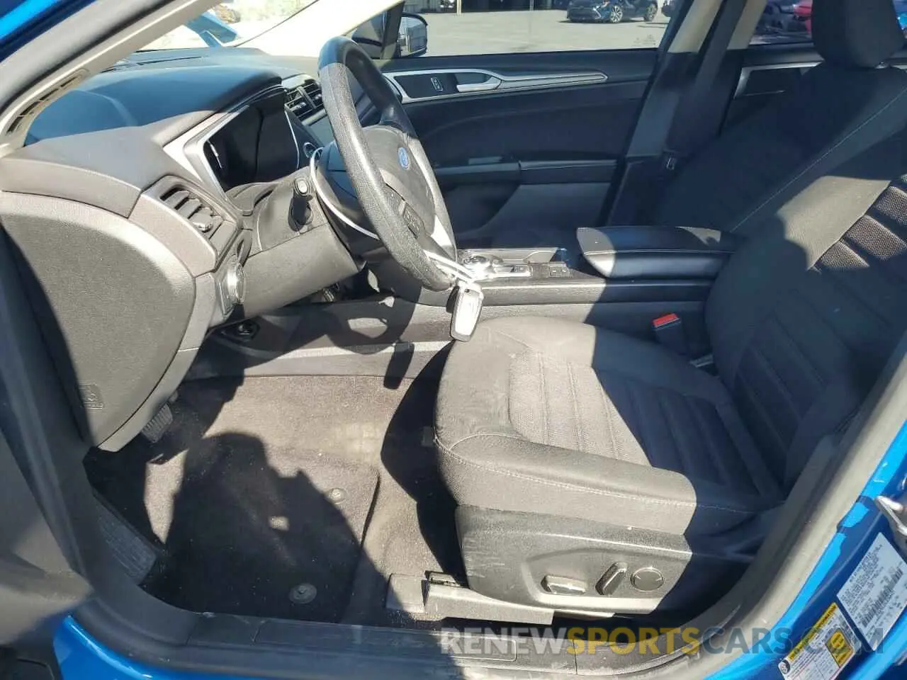 7 fotografías del automóvil dañado 3FA6P0LU5LR266421 FORD FUSION 2020