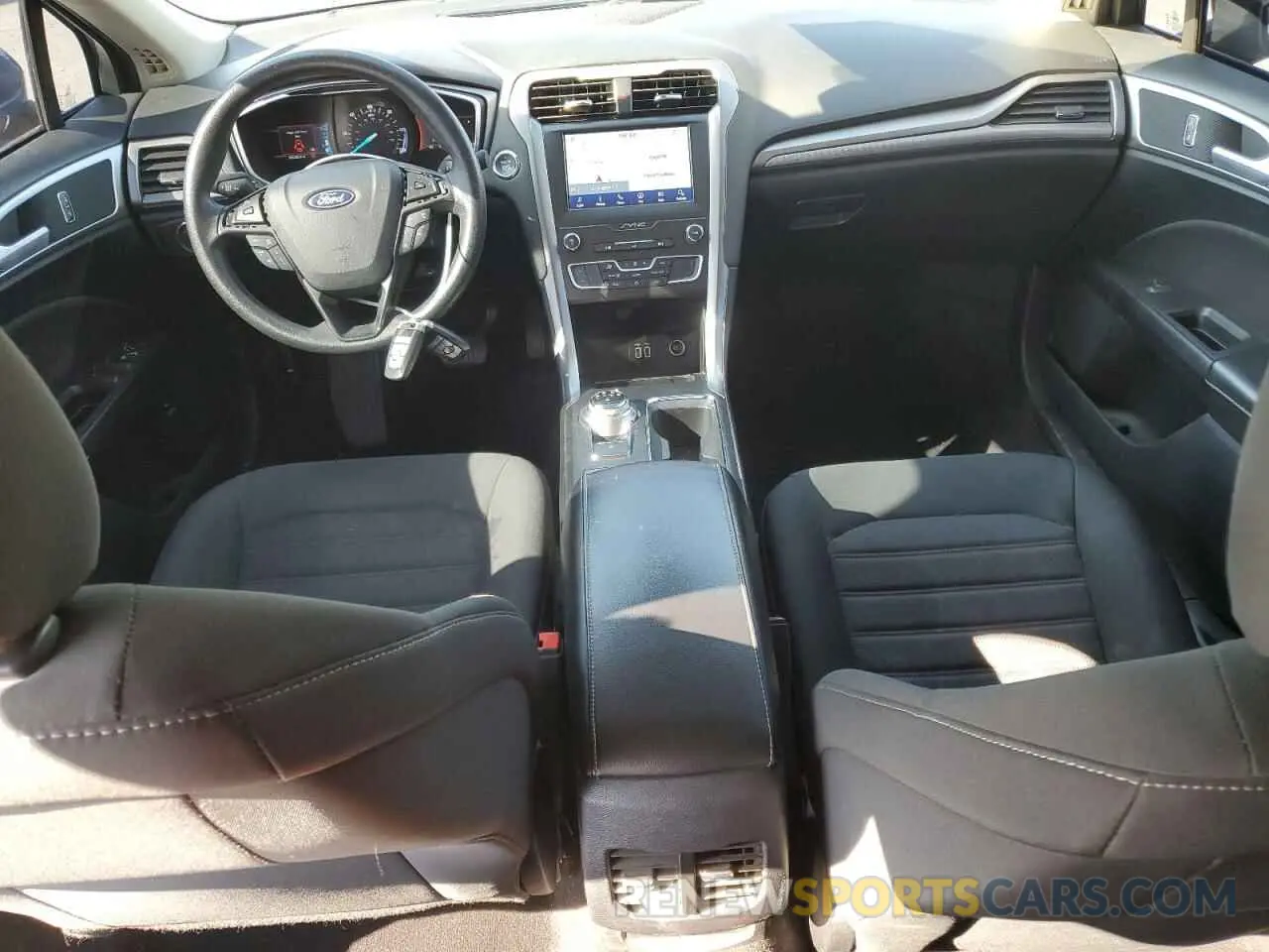 8 fotografías del automóvil dañado 3FA6P0LU5LR266421 FORD FUSION 2020