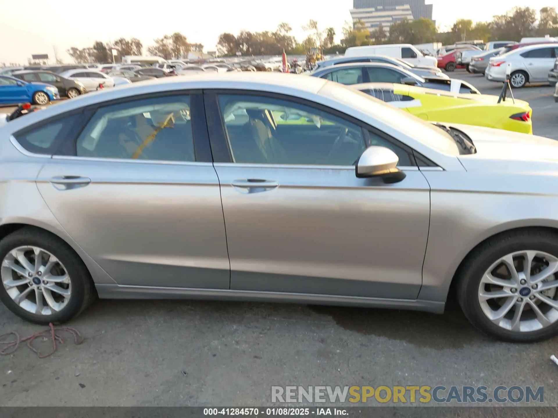 13 fotografías del automóvil dañado 3FA6P0LU6LR181281 FORD FUSION 2020