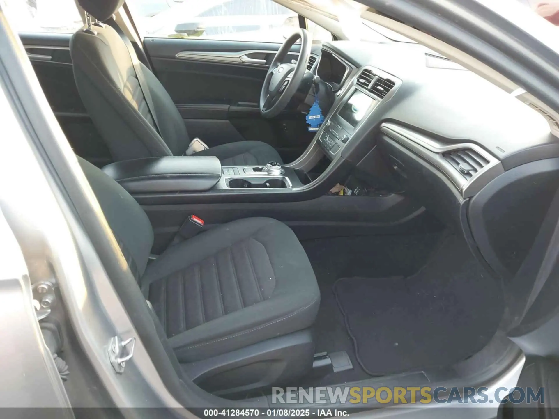 5 fotografías del automóvil dañado 3FA6P0LU6LR181281 FORD FUSION 2020