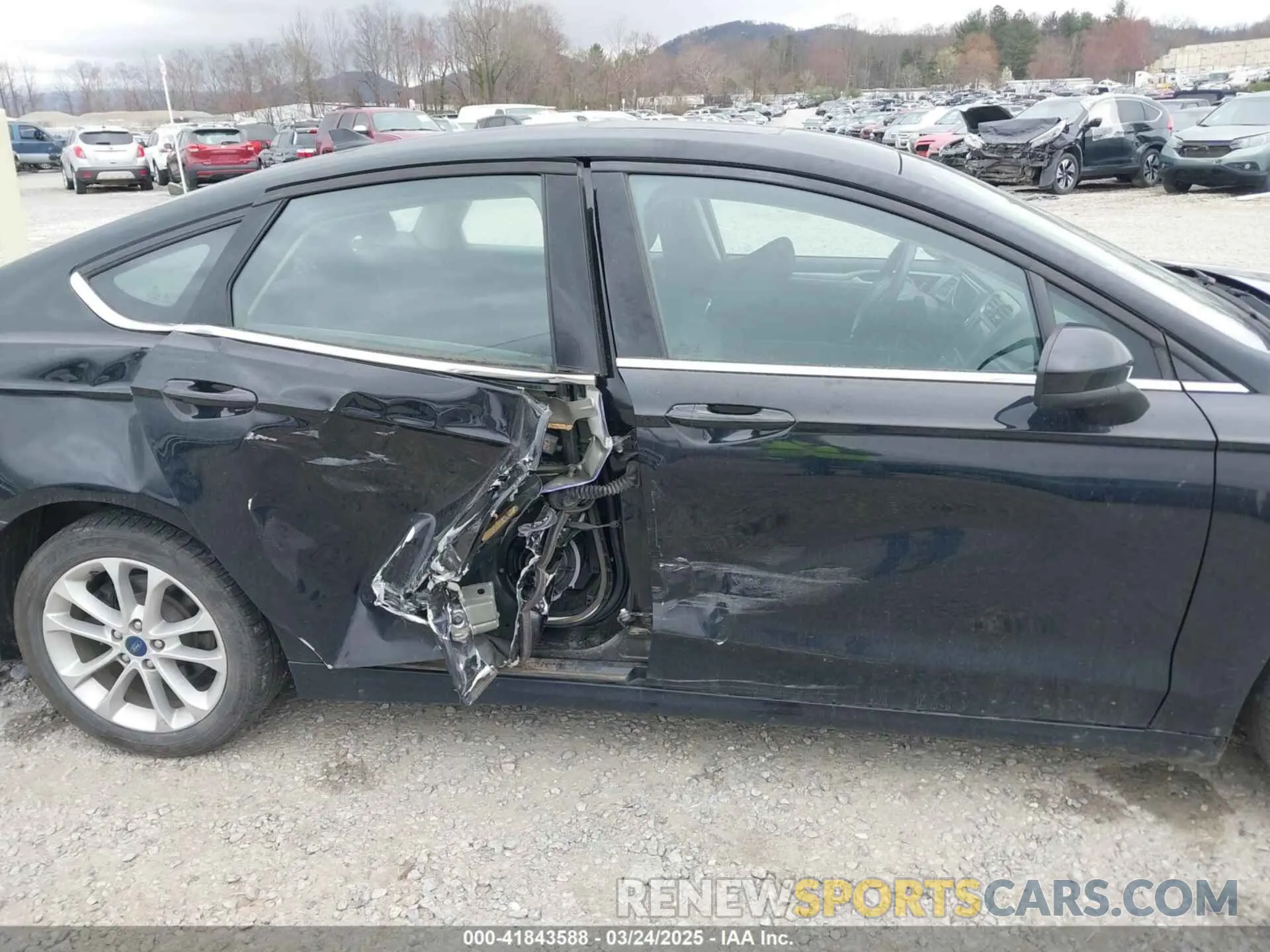 13 fotografías del automóvil dañado 3FA6P0LU6LR197254 FORD FUSION 2020