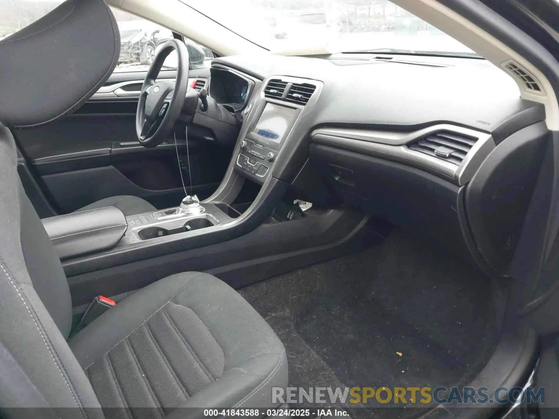 5 fotografías del automóvil dañado 3FA6P0LU6LR197254 FORD FUSION 2020