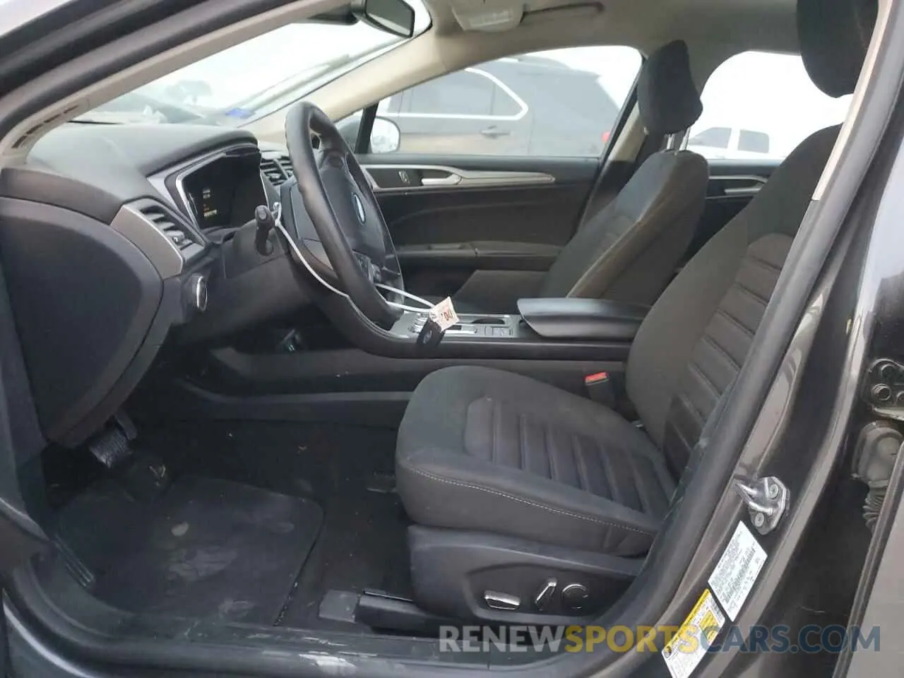 7 fotografías del automóvil dañado 3FA6P0LU7LR219519 FORD FUSION 2020