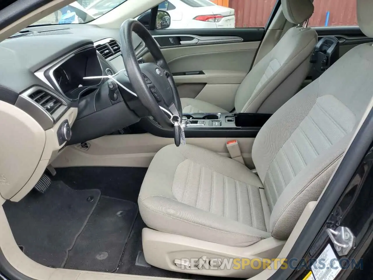 7 fotografías del automóvil dañado 3FA6P0LU8LR104881 FORD FUSION 2020