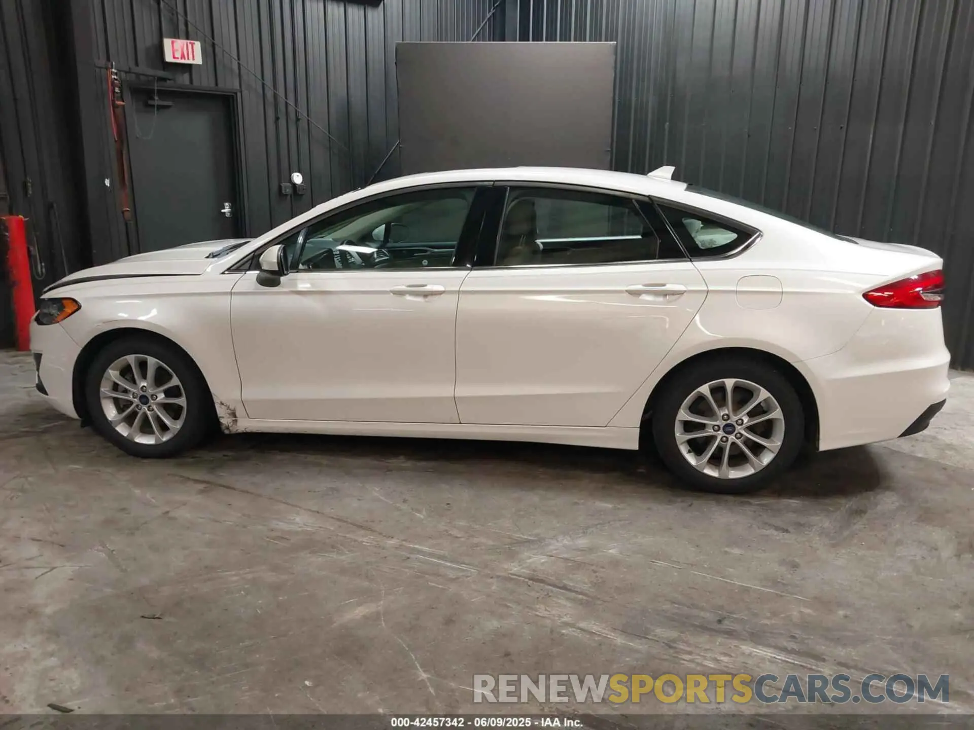 14 fotografías del automóvil dañado 3FA6P0LU8LR142370 FORD FUSION 2020