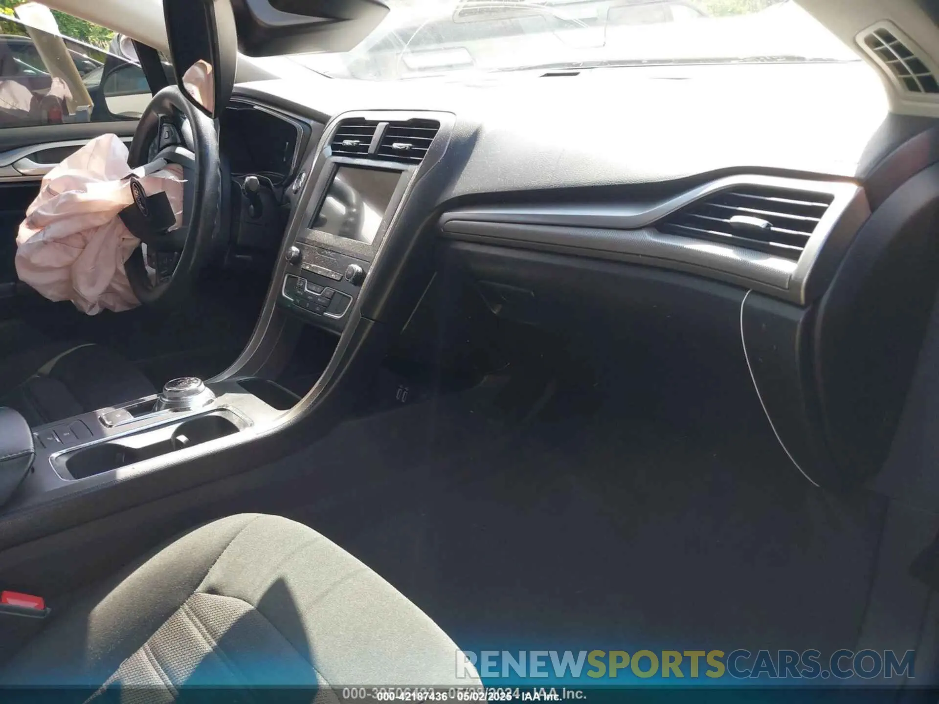 5 fotografías del automóvil dañado 3FA6P0LU9LR161722 FORD FUSION 2020