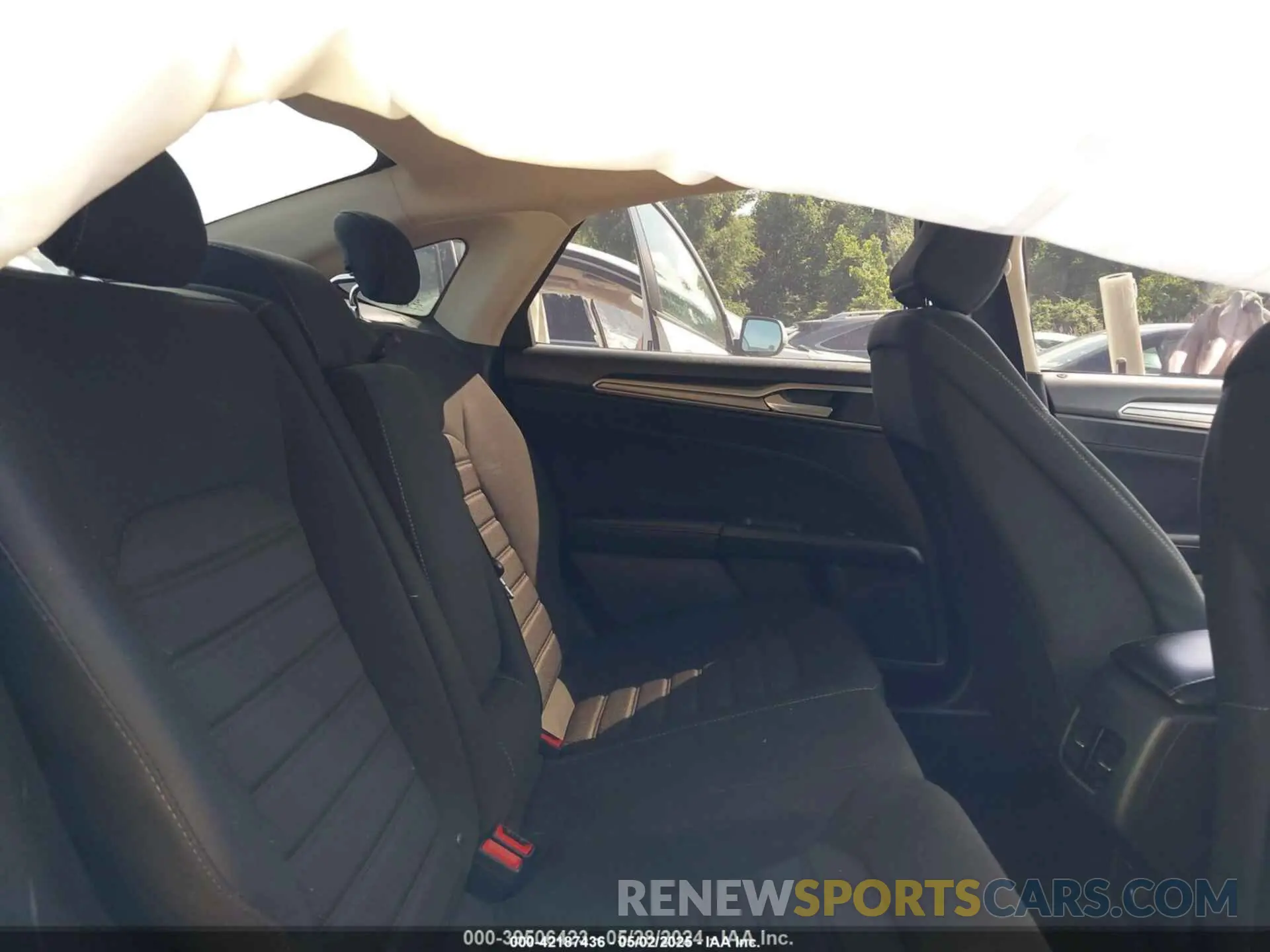 8 fotografías del automóvil dañado 3FA6P0LU9LR161722 FORD FUSION 2020