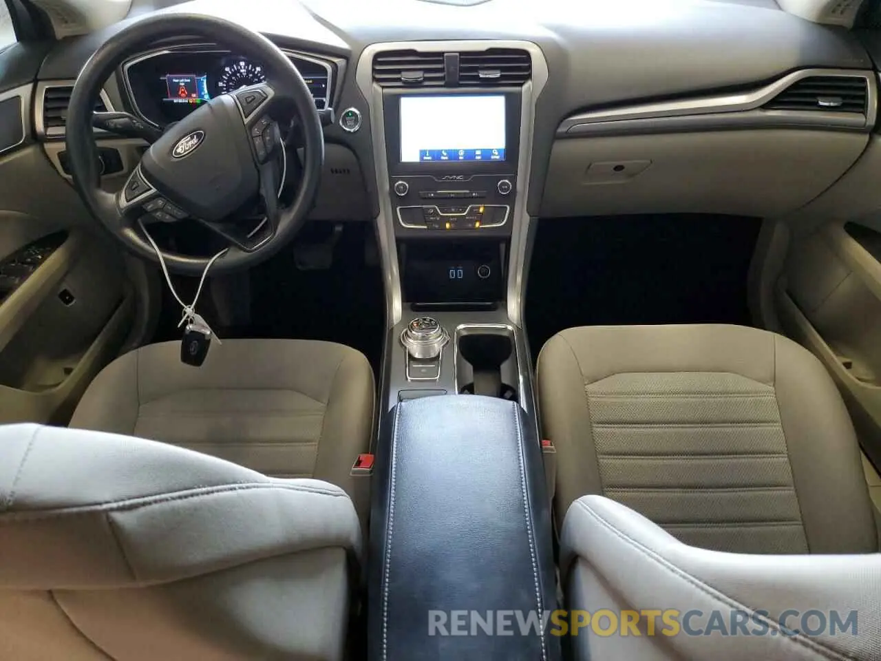 8 fotografías del automóvil dañado 3FA6P0LUXLR194471 FORD FUSION 2020