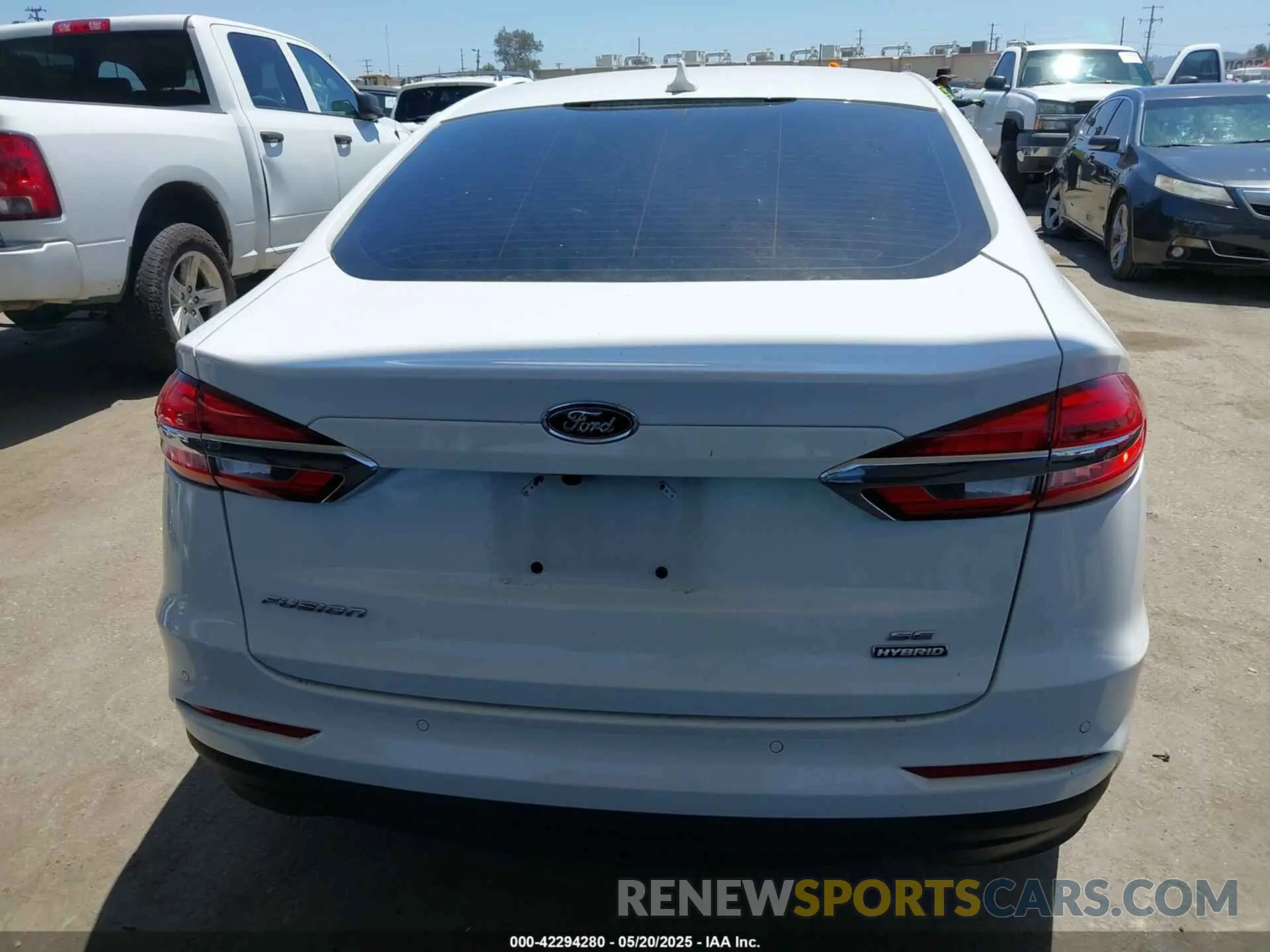 17 fotografías del automóvil dañado 3FA6P0LUXLR253227 FORD FUSION 2020
