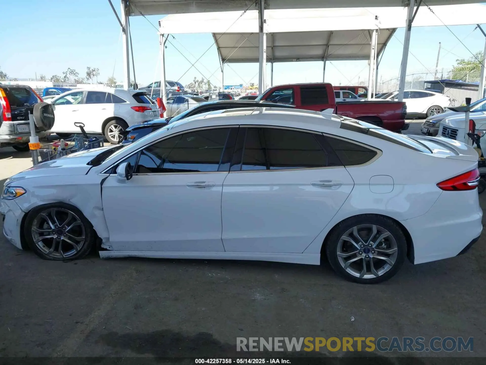 14 fotografías del automóvil dañado 3FA6P0RU9LR170993 FORD FUSION 2020