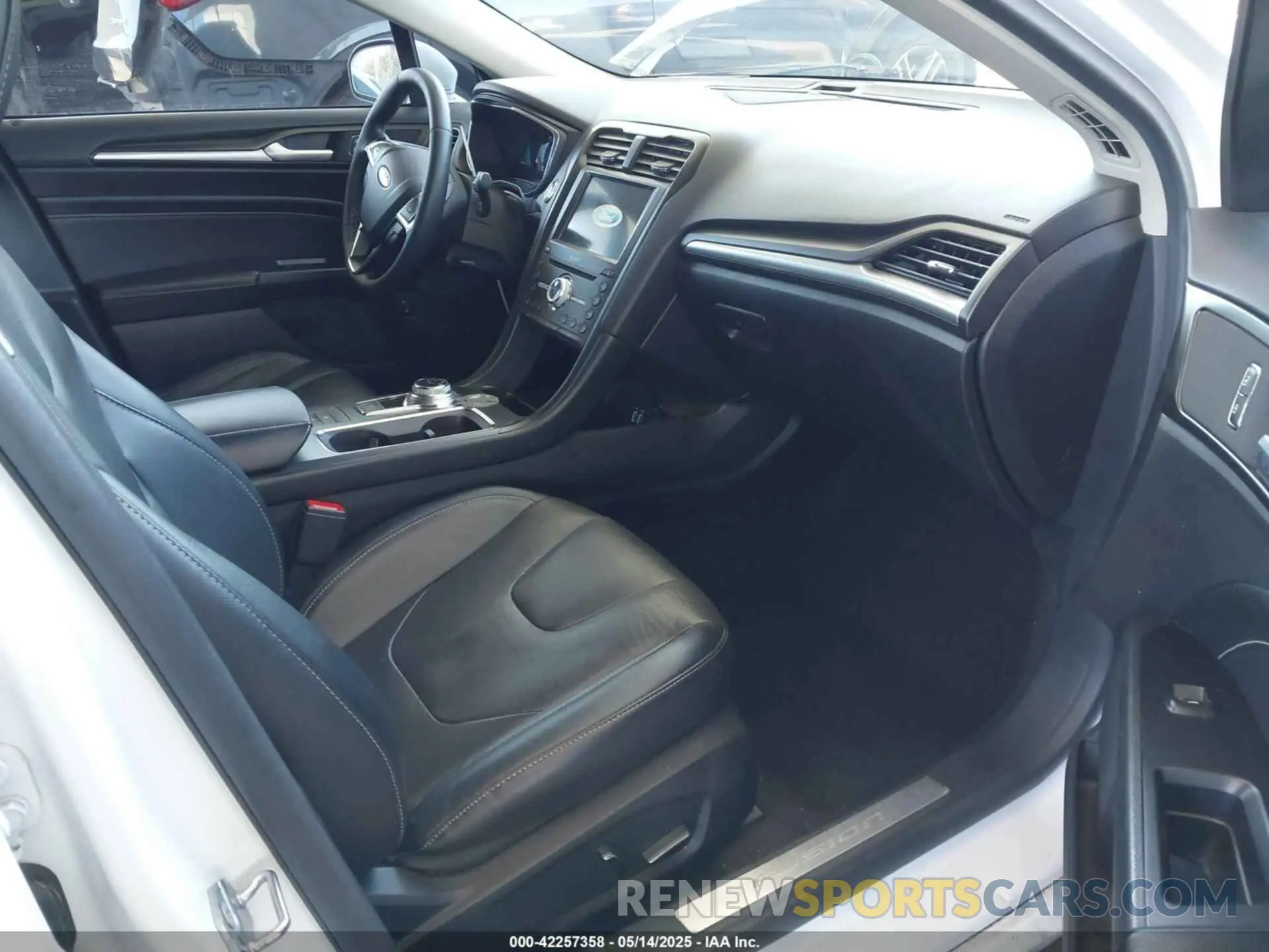 5 fotografías del automóvil dañado 3FA6P0RU9LR170993 FORD FUSION 2020