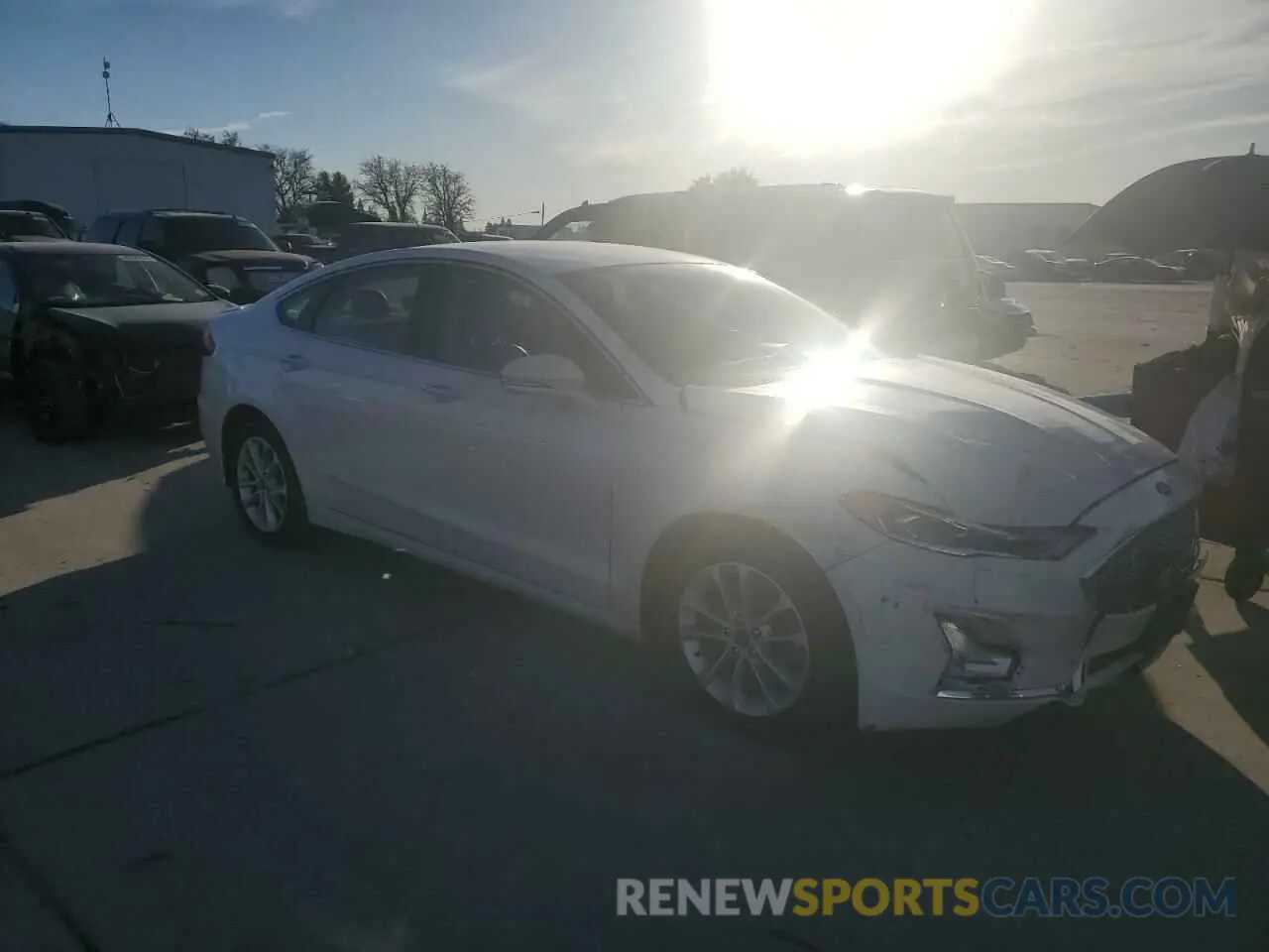 4 fotografías del automóvil dañado 3FA6P0SU4LR172029 FORD FUSION 2020