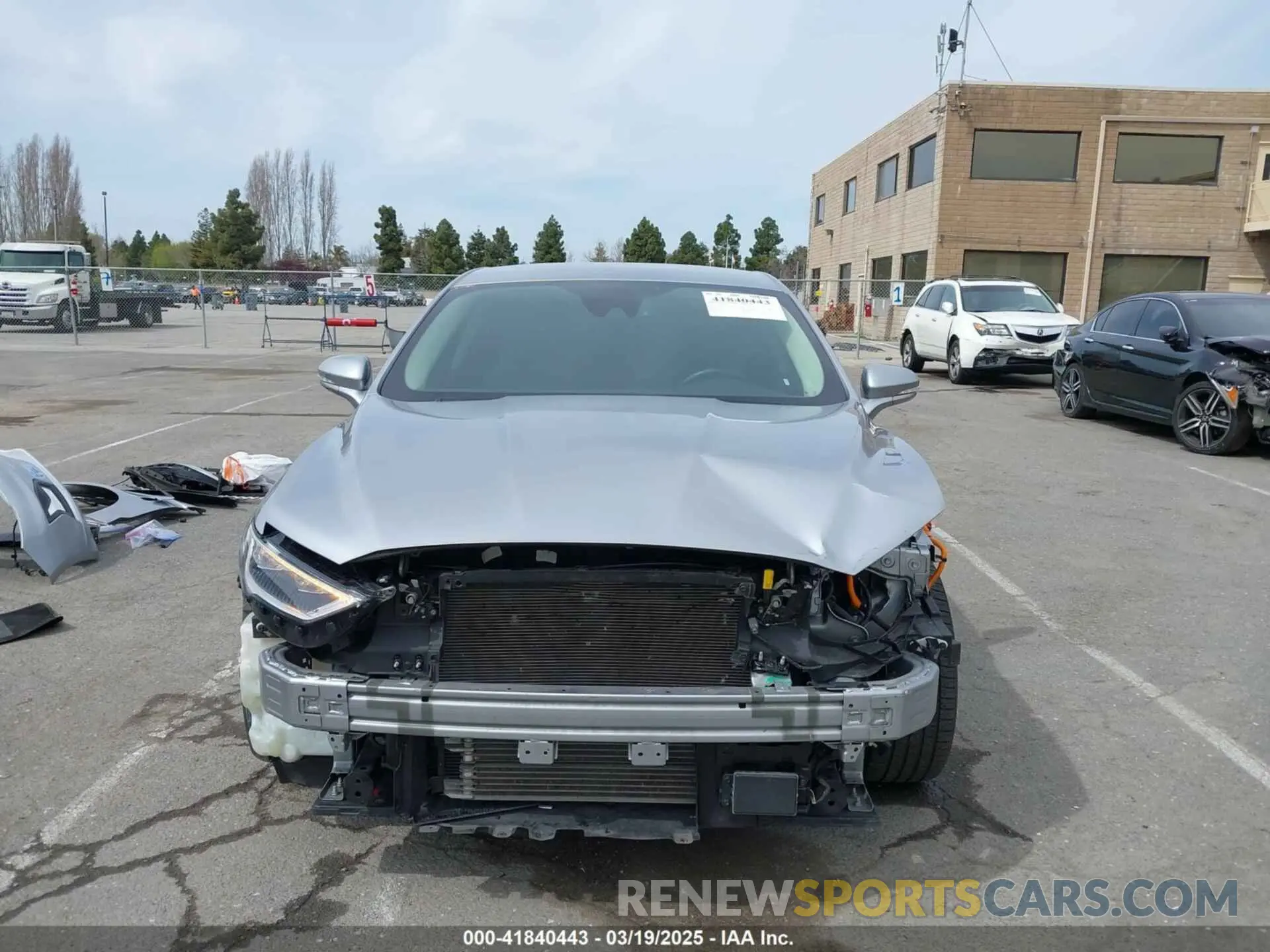 13 fotografías del automóvil dañado 3FA6P0SU4LR260496 FORD FUSION 2020