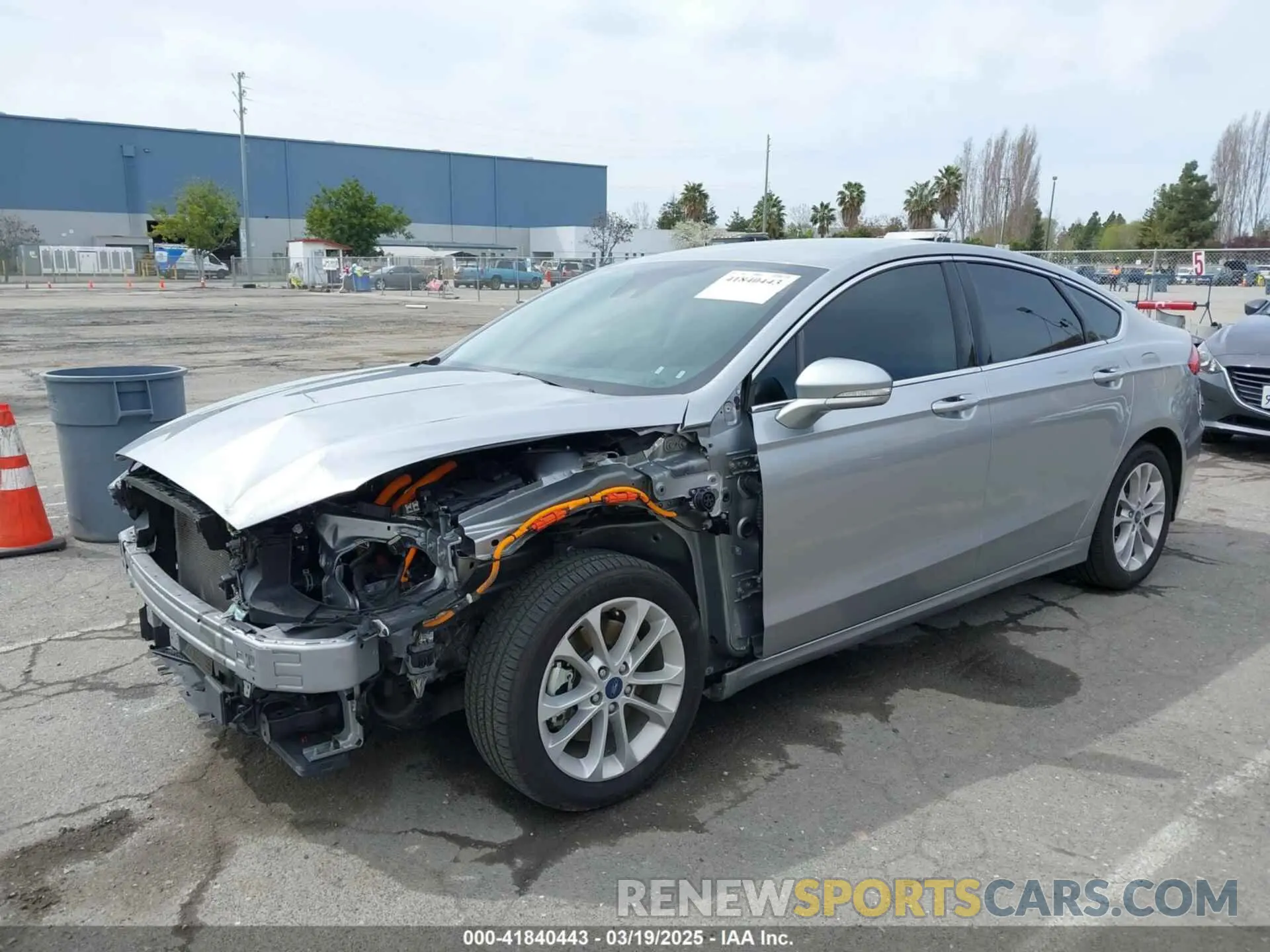 2 fotografías del automóvil dañado 3FA6P0SU4LR260496 FORD FUSION 2020
