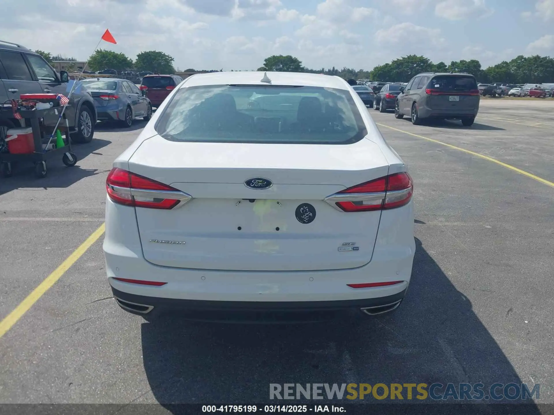 16 fotografías del automóvil dañado 3FA6P0T90LR150796 FORD FUSION 2020
