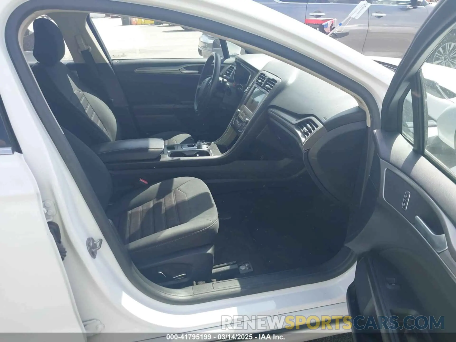 5 fotografías del automóvil dañado 3FA6P0T90LR150796 FORD FUSION 2020