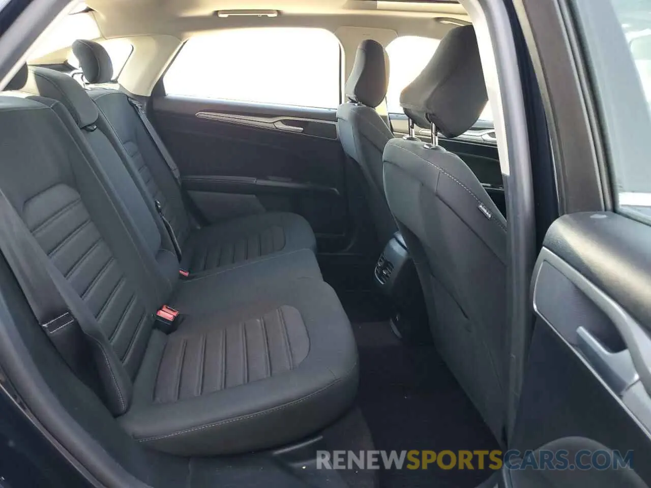10 fotografías del automóvil dañado 3FA6P0T91LR178252 FORD FUSION 2020