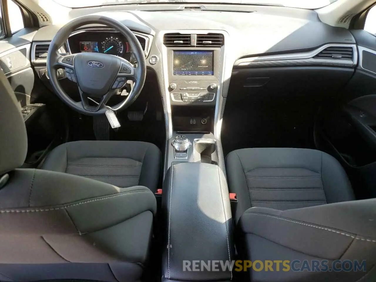 8 fotografías del automóvil dañado 3FA6P0T91LR178252 FORD FUSION 2020