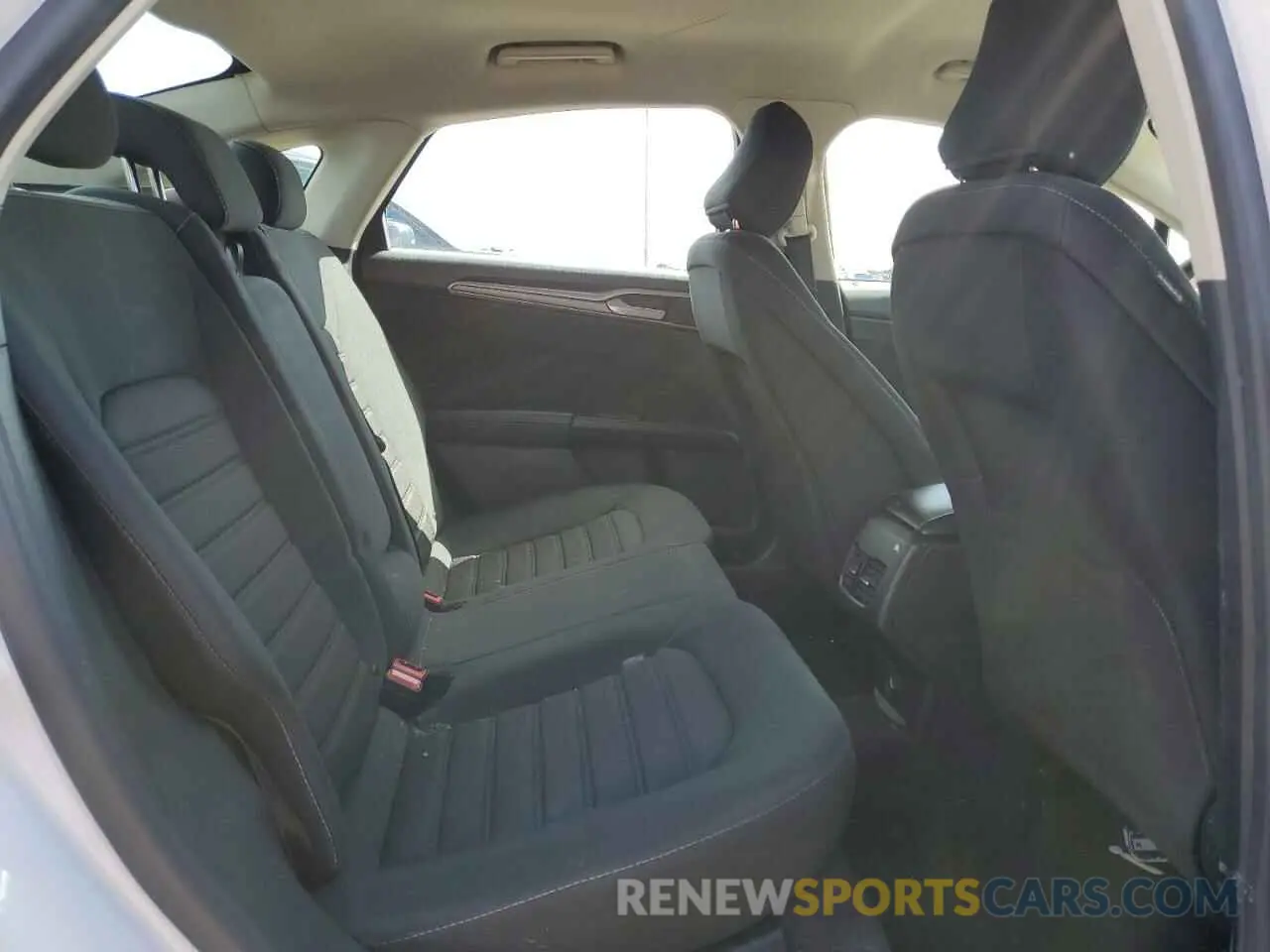 10 fotografías del automóvil dañado 3FA6P0T92LR179507 FORD FUSION 2020