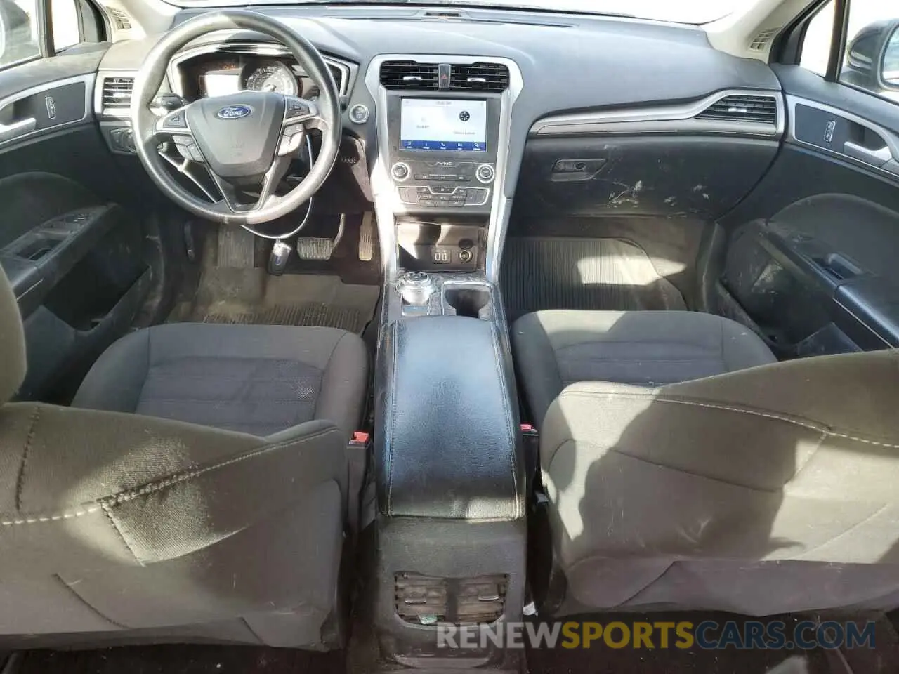 8 fotografías del automóvil dañado 3FA6P0T92LR246638 FORD FUSION 2020