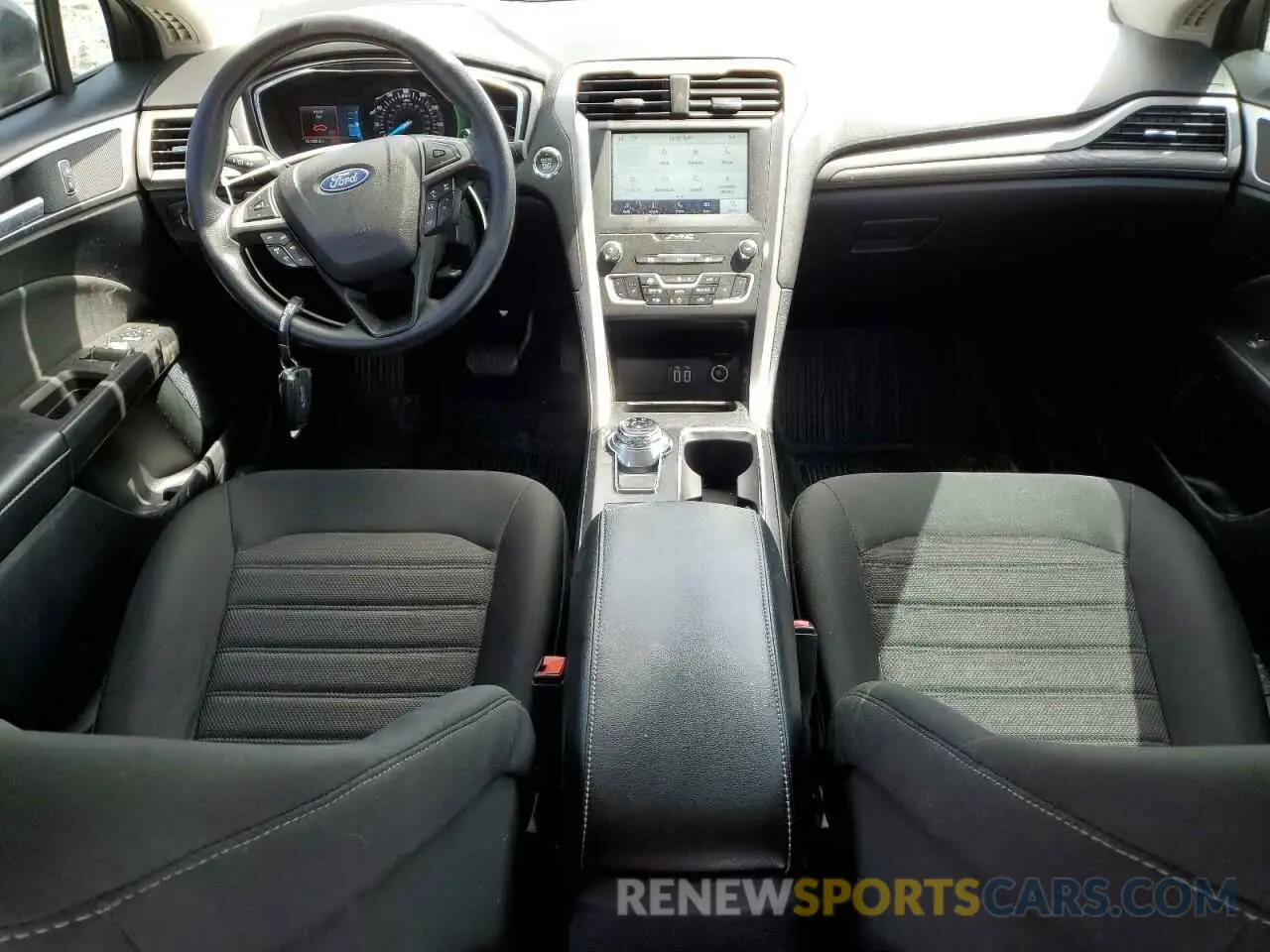 8 fotografías del automóvil dañado 3FA6P0T97LR179079 FORD FUSION 2020