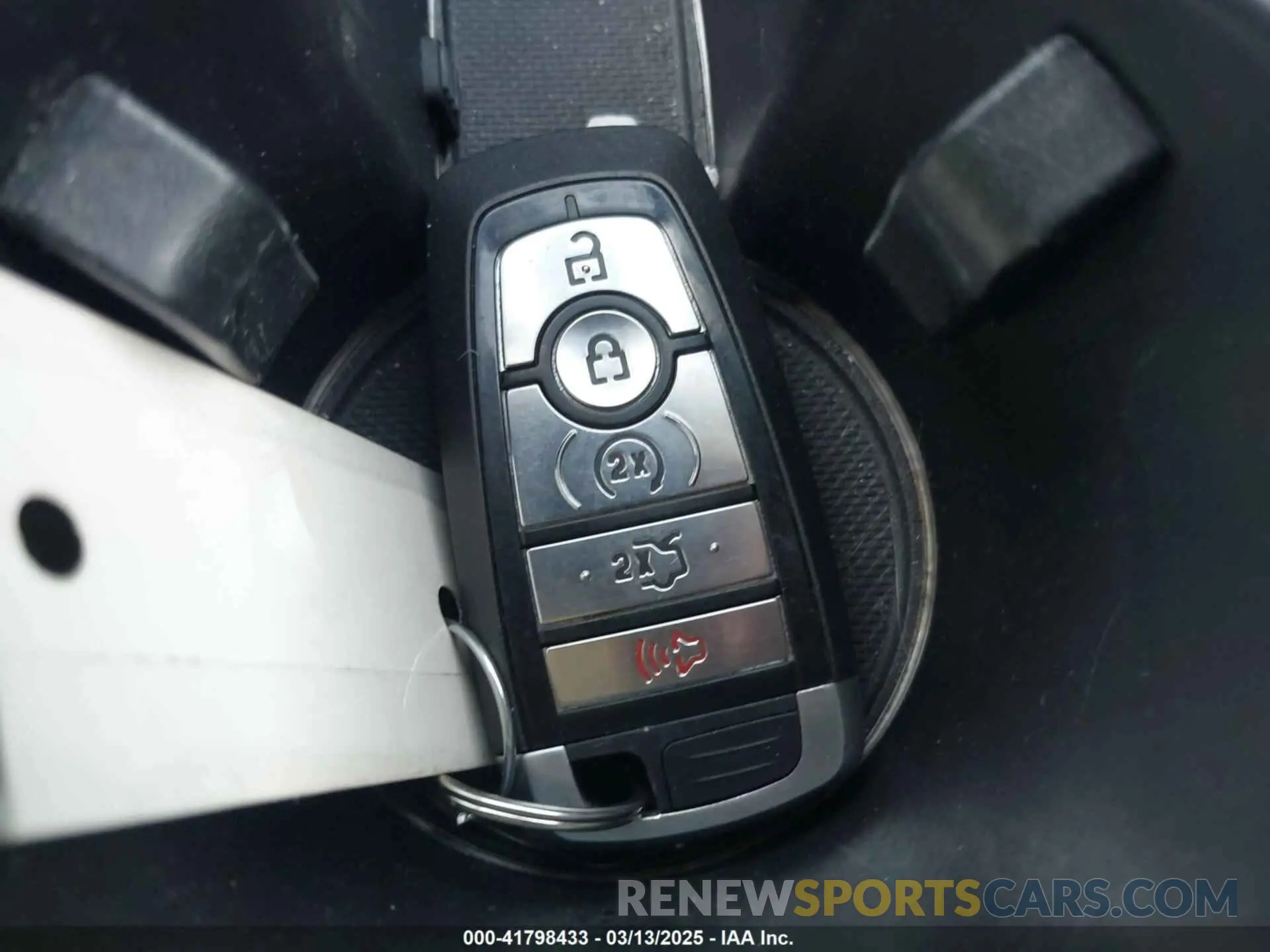 11 fotografías del automóvil dañado 3FA6P0SU5KR228638 FORD FUSION ENERGI 2019