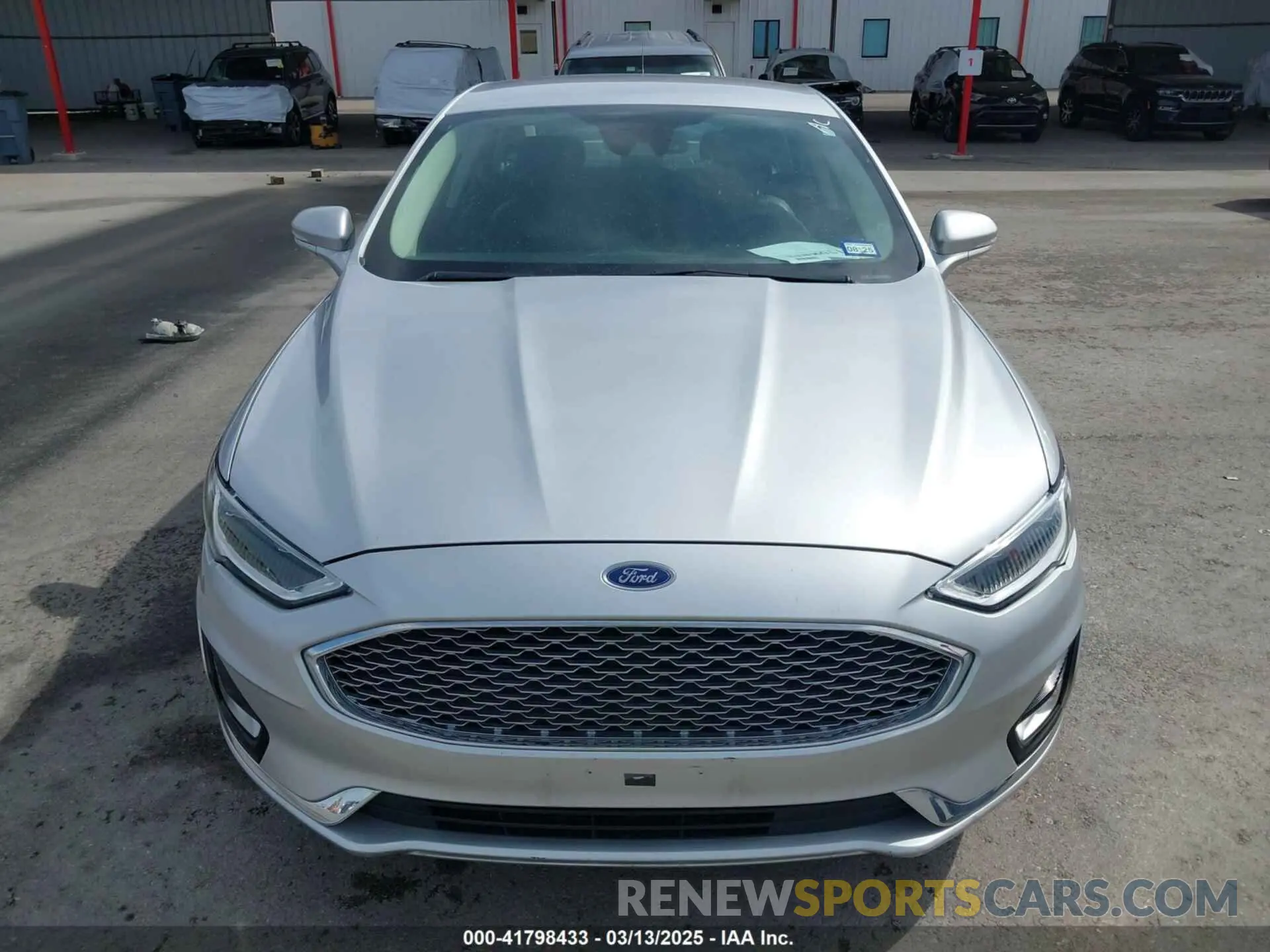 12 fotografías del automóvil dañado 3FA6P0SU5KR228638 FORD FUSION ENERGI 2019
