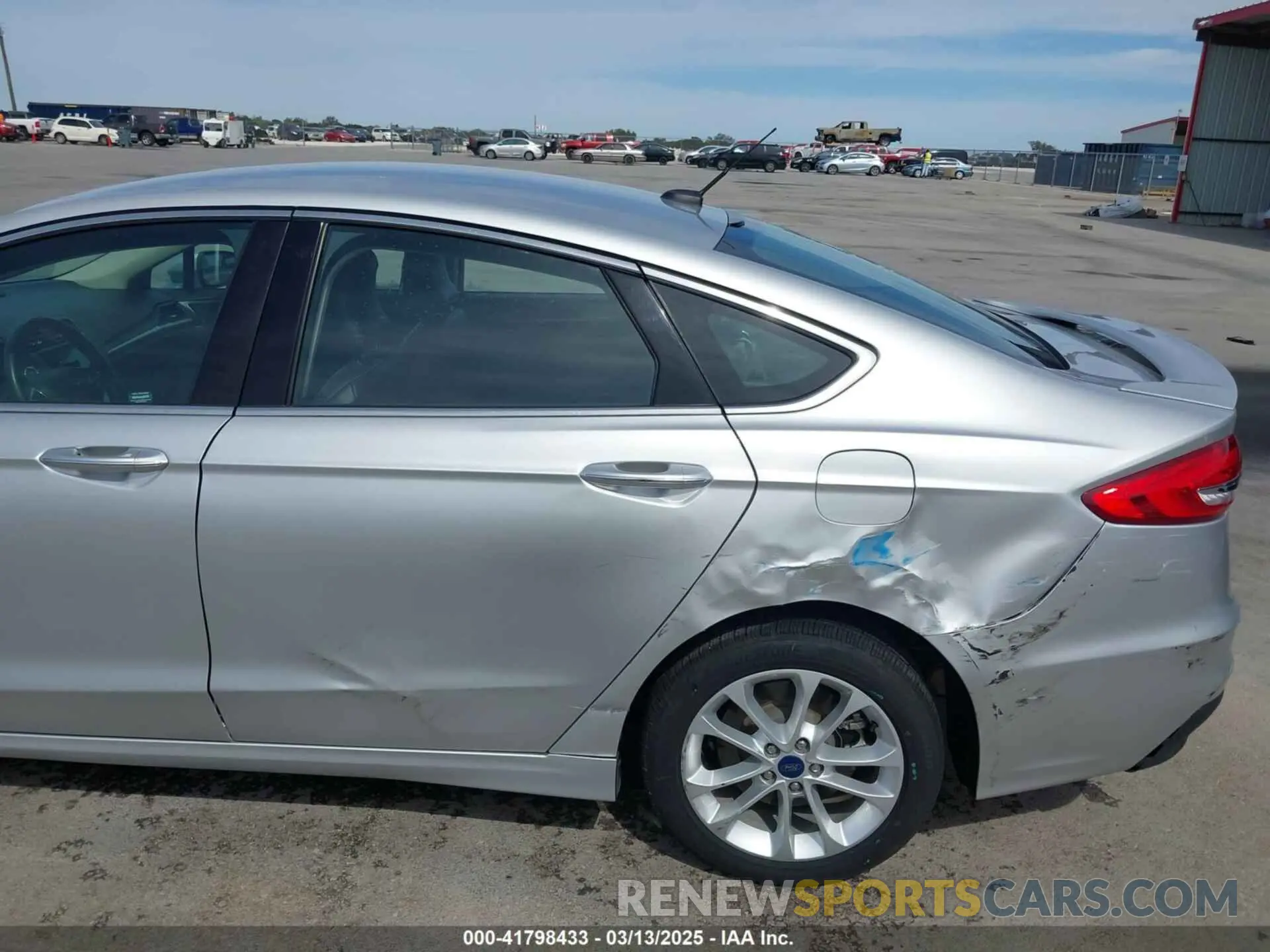 6 fotografías del automóvil dañado 3FA6P0SU5KR228638 FORD FUSION ENERGI 2019