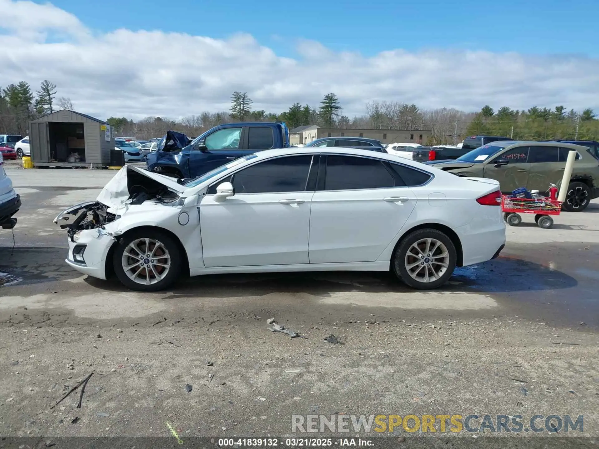 14 fotografías del automóvil dañado 3FA6P0SU6KR110873 FORD FUSION ENERGI 2019
