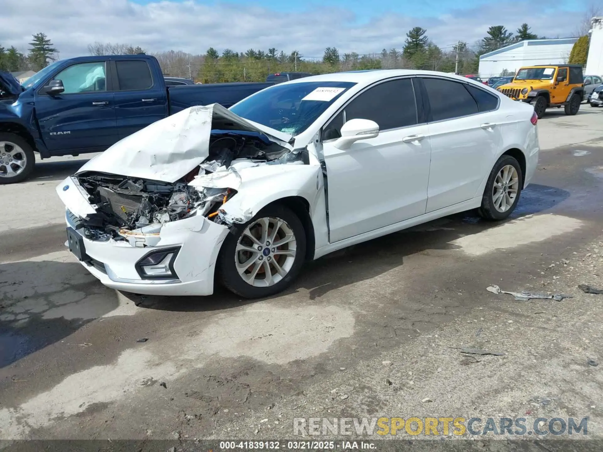 2 fotografías del automóvil dañado 3FA6P0SU6KR110873 FORD FUSION ENERGI 2019