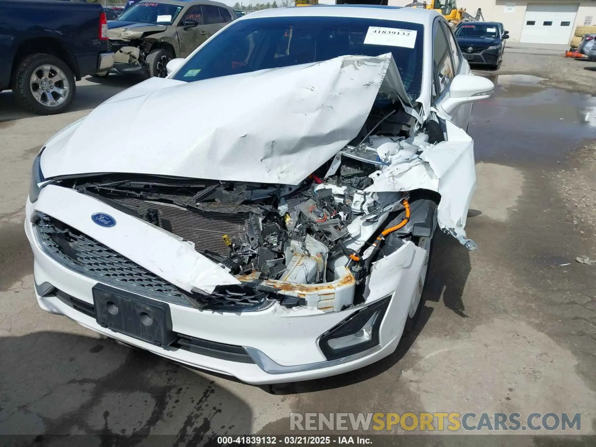 6 fotografías del automóvil dañado 3FA6P0SU6KR110873 FORD FUSION ENERGI 2019