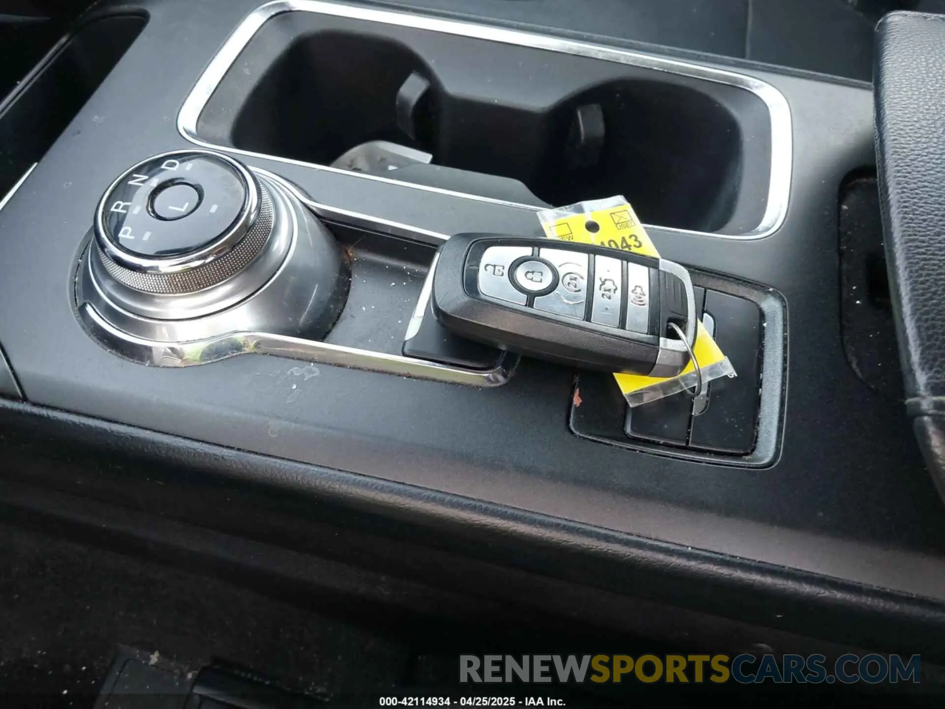 11 fotografías del automóvil dañado 3FA6P0SU8KR212370 FORD FUSION ENERGI 2019