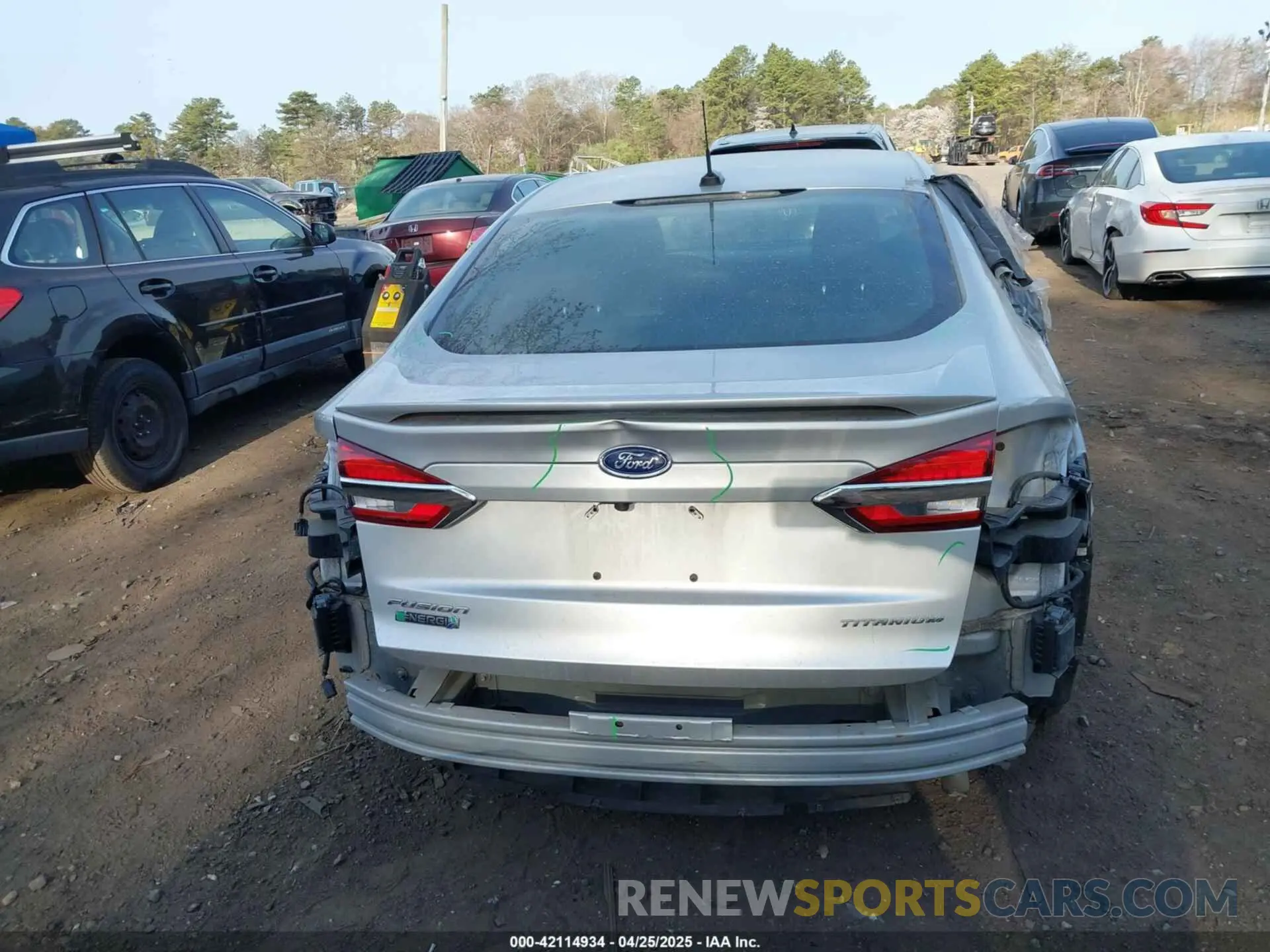 16 fotografías del automóvil dañado 3FA6P0SU8KR212370 FORD FUSION ENERGI 2019