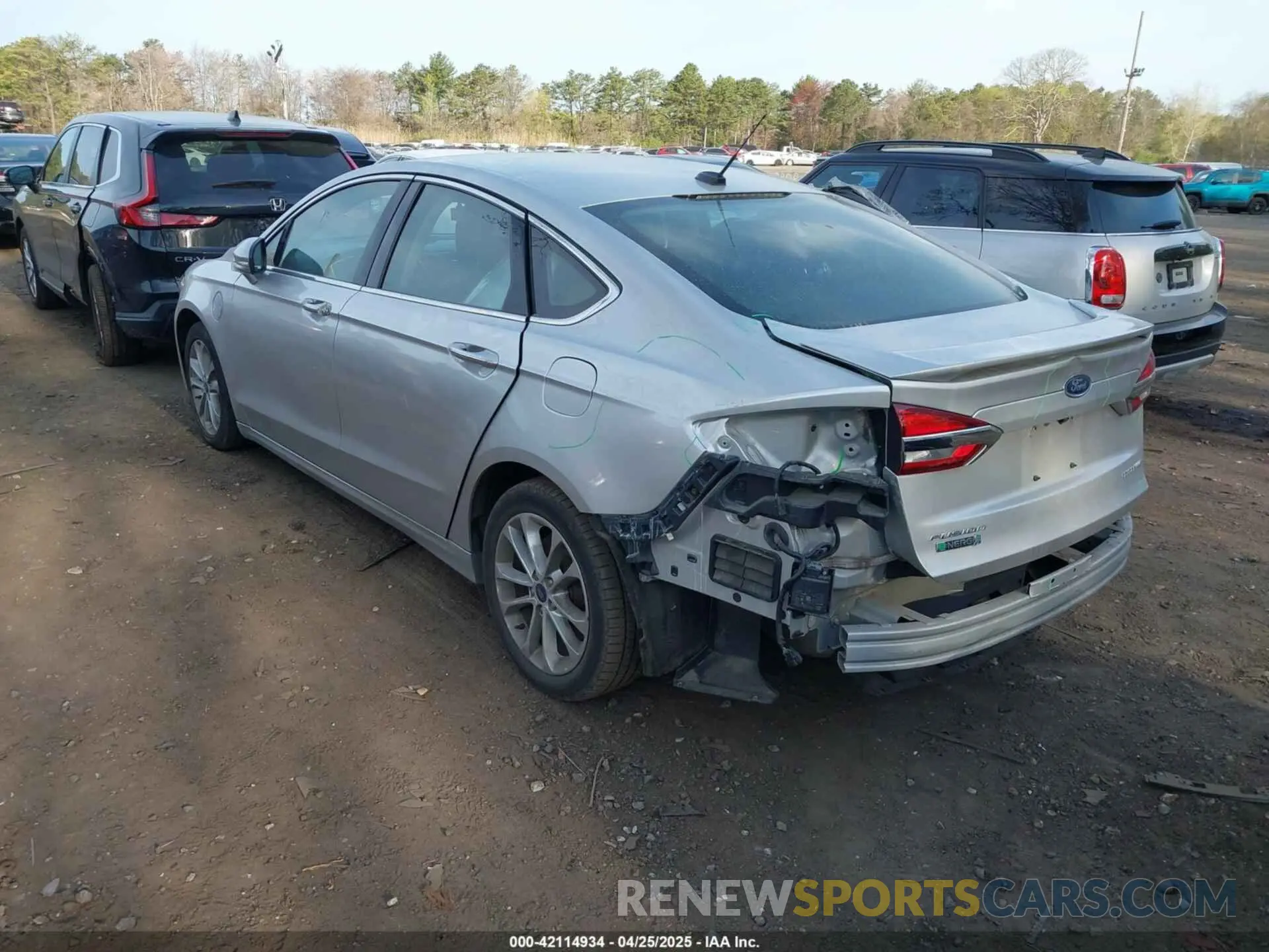 3 fotografías del automóvil dañado 3FA6P0SU8KR212370 FORD FUSION ENERGI 2019