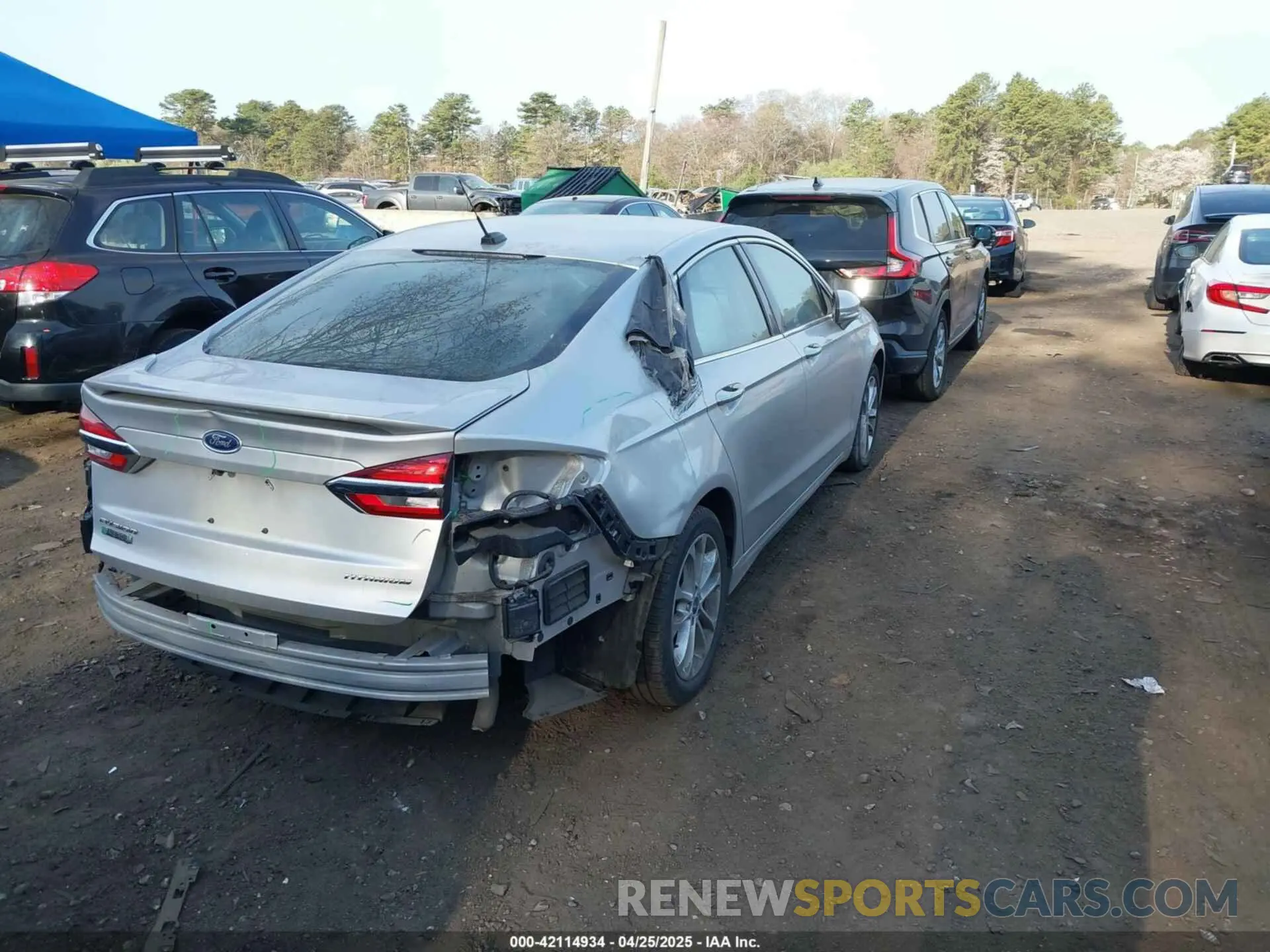 4 fotografías del automóvil dañado 3FA6P0SU8KR212370 FORD FUSION ENERGI 2019