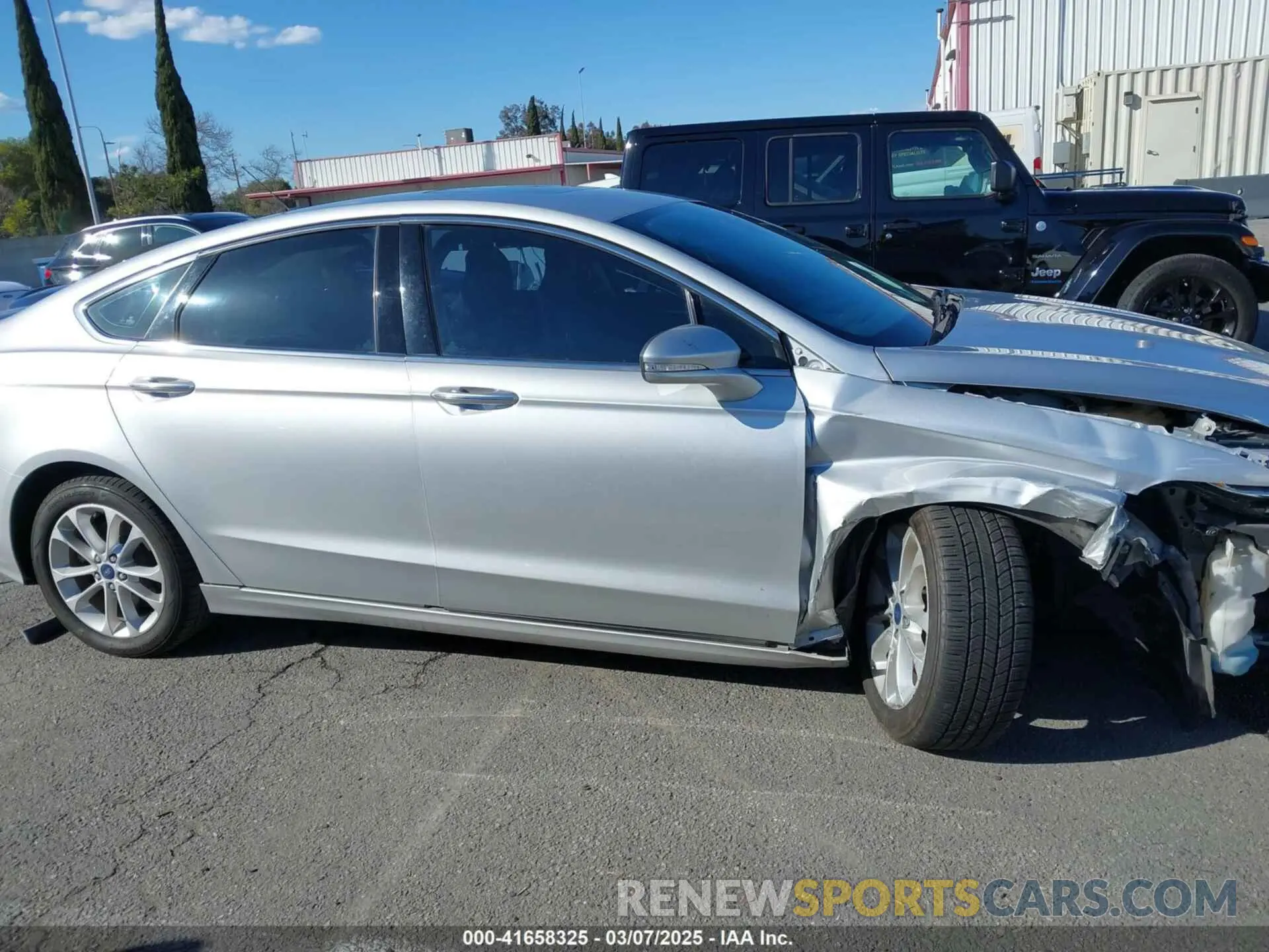 13 fotografías del automóvil dañado 3FA6P0SU8KR216158 FORD FUSION ENERGI 2019