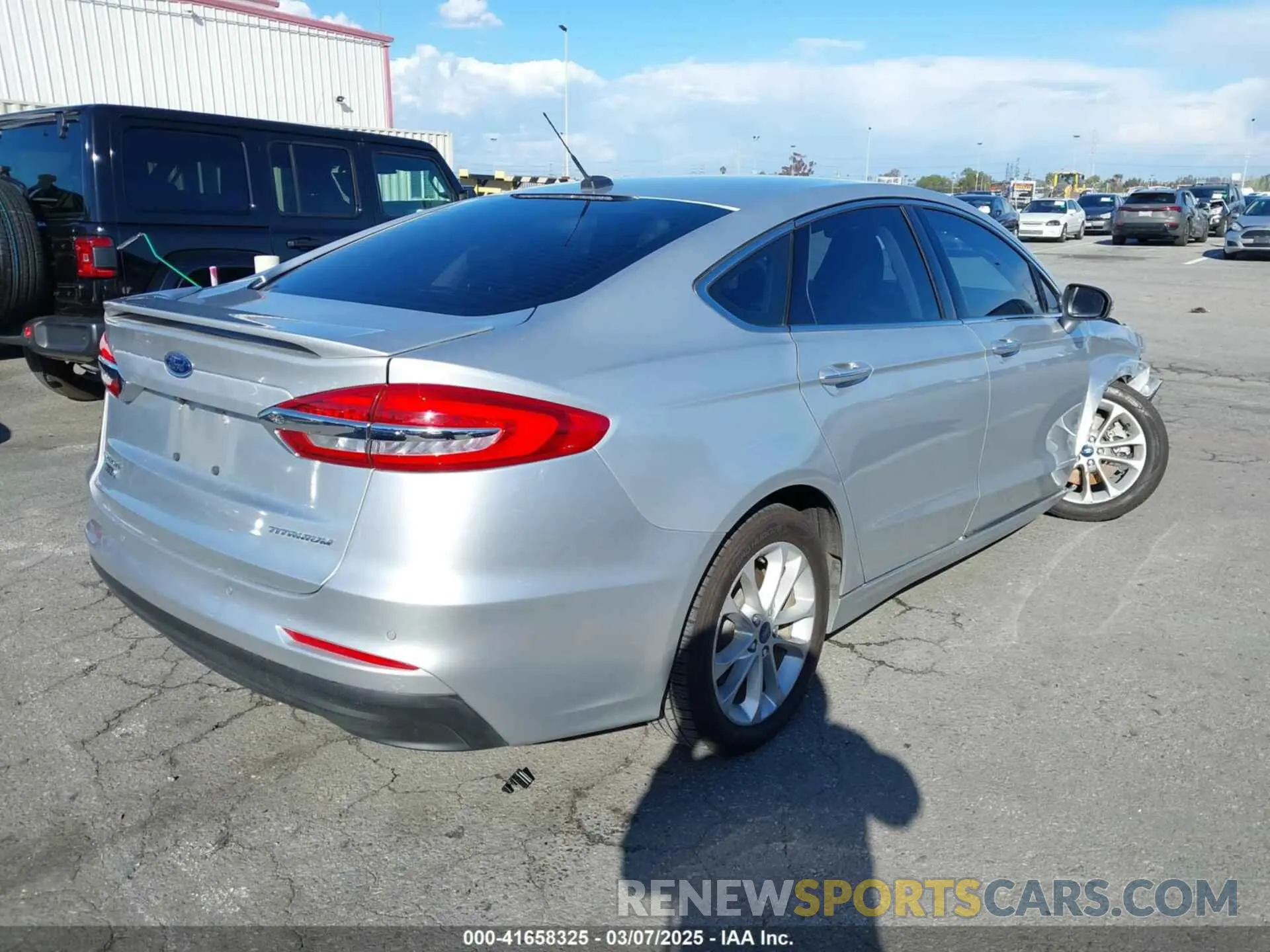 4 fotografías del automóvil dañado 3FA6P0SU8KR216158 FORD FUSION ENERGI 2019