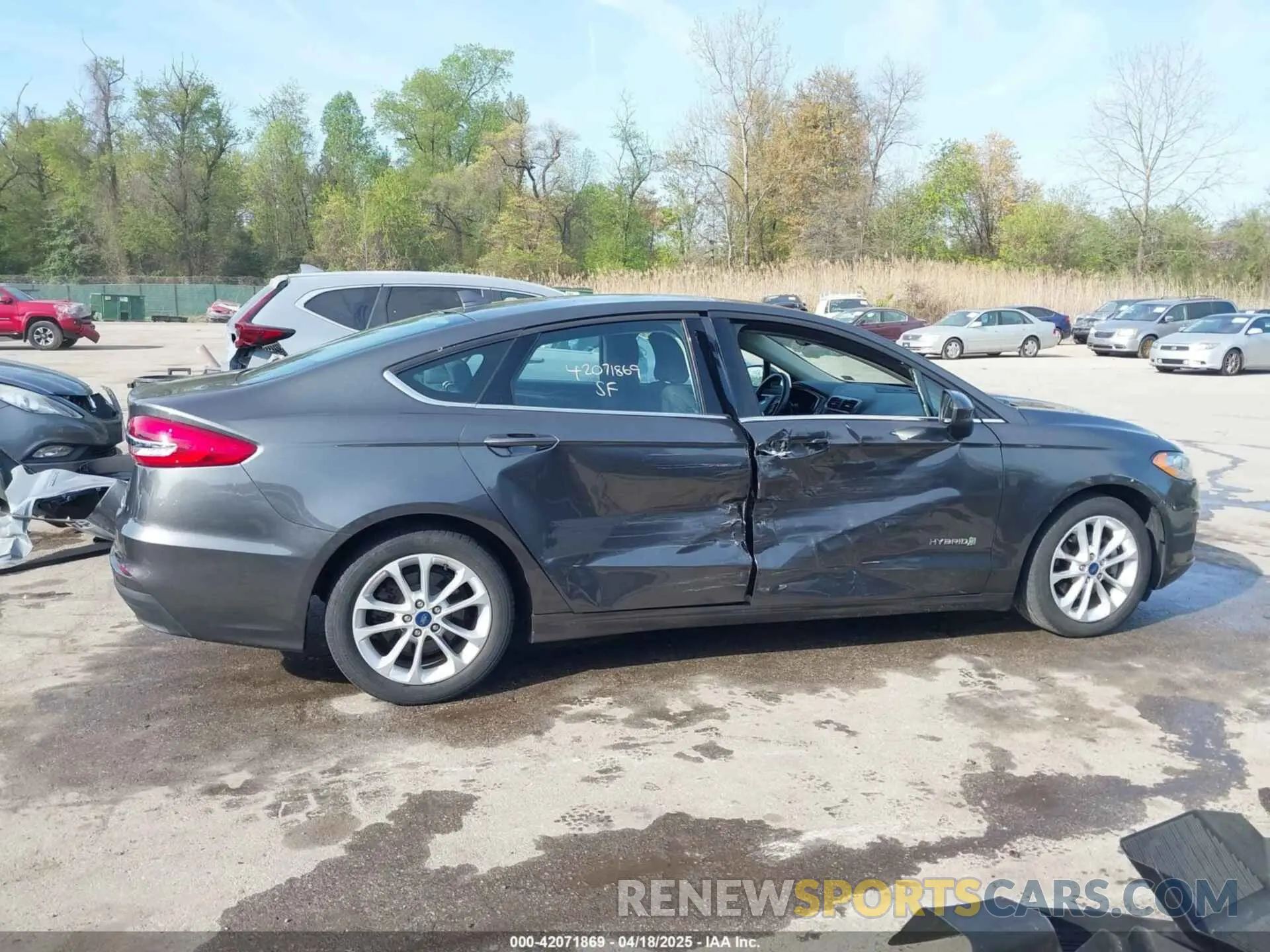 13 fotografías del automóvil dañado 3FA6P0LU0KR125609 FORD FUSION HYBRID 2019