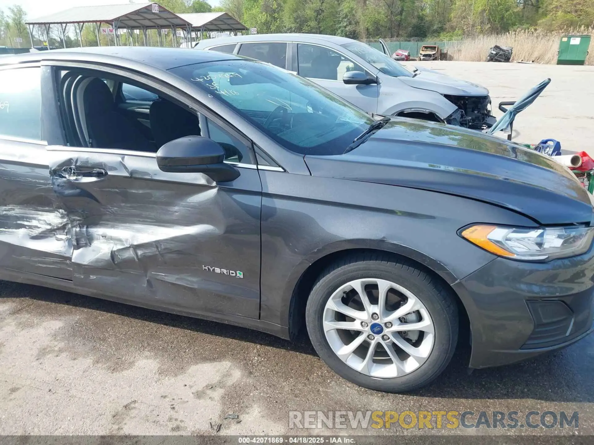6 fotografías del automóvil dañado 3FA6P0LU0KR125609 FORD FUSION HYBRID 2019
