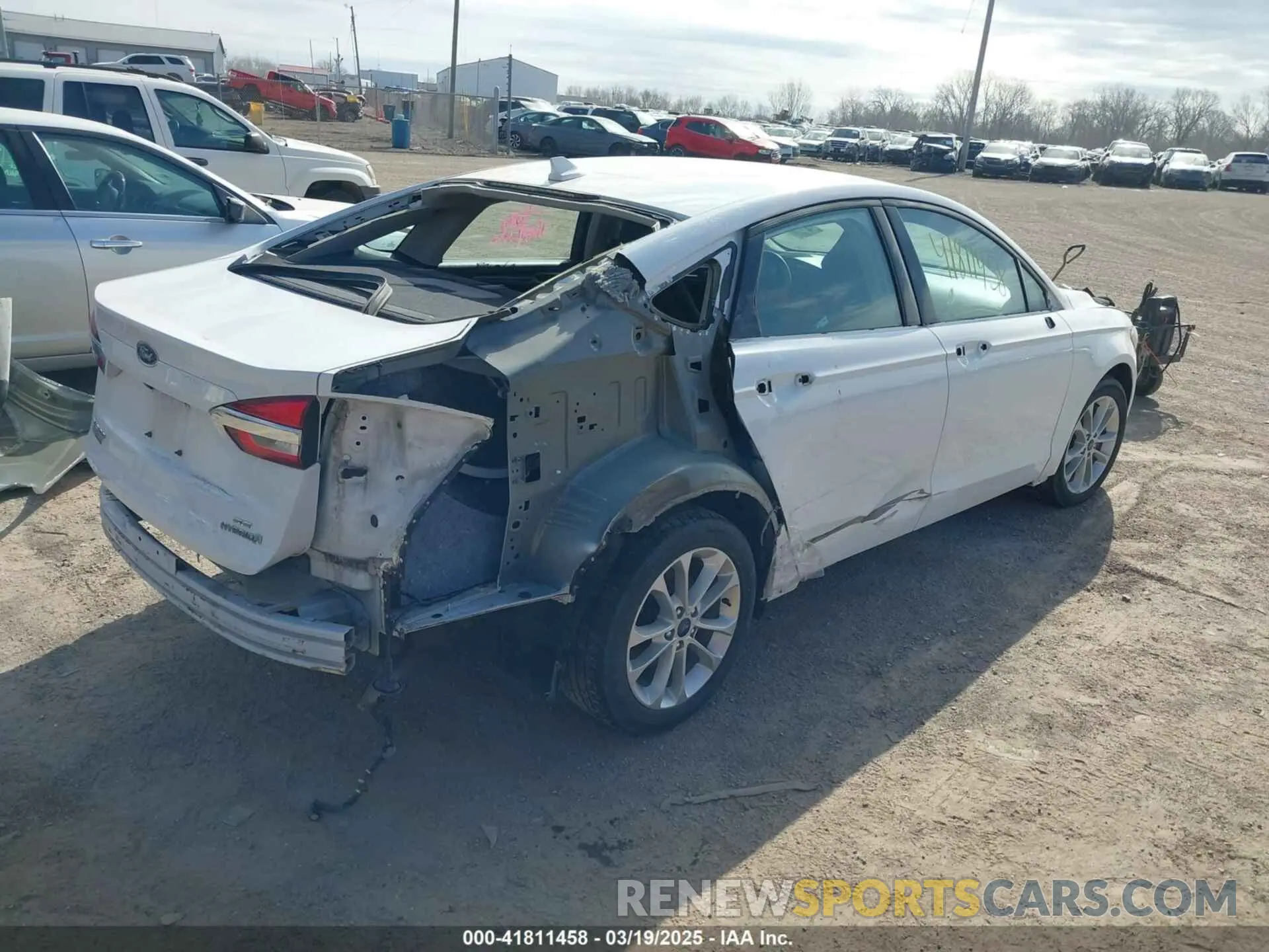 4 fotografías del automóvil dañado 3FA6P0LU0KR164670 FORD FUSION HYBRID 2019